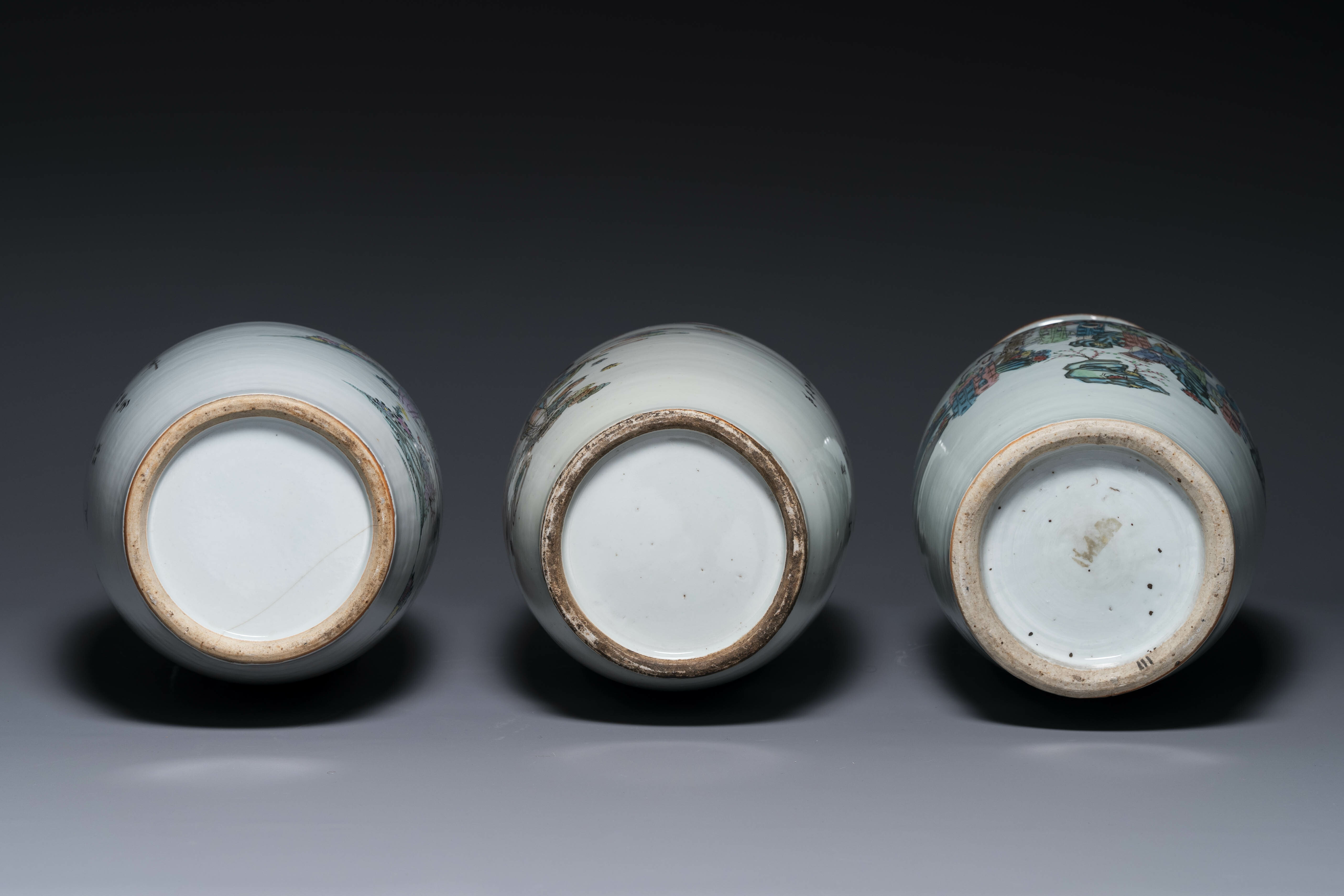Five Chinese famille rose vases with figural design, 19/20th C. - Image 5 of 9