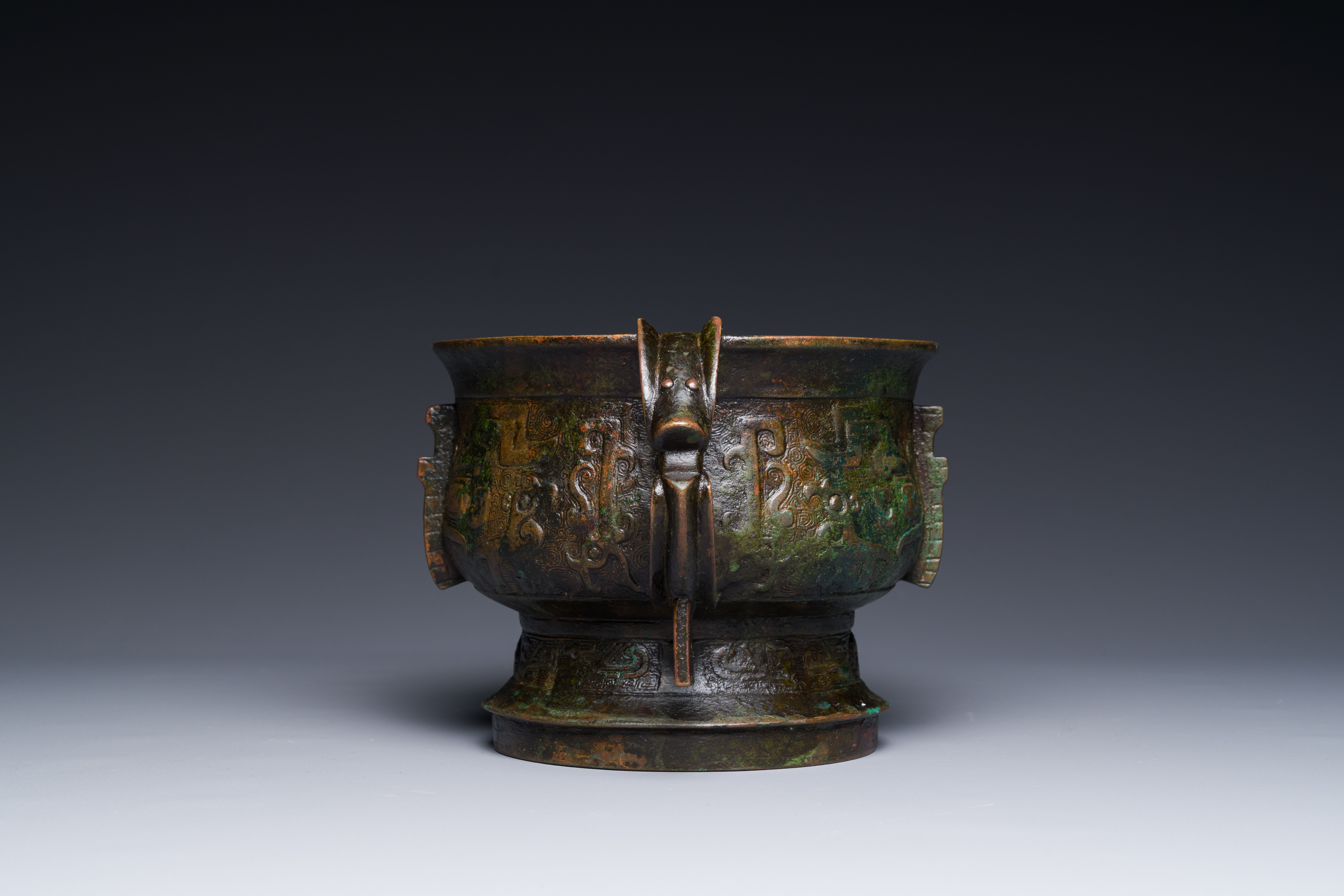 A Chinese unusual archaistic bronze censer with wooden cover, 'gui', Song - Image 13 of 21
