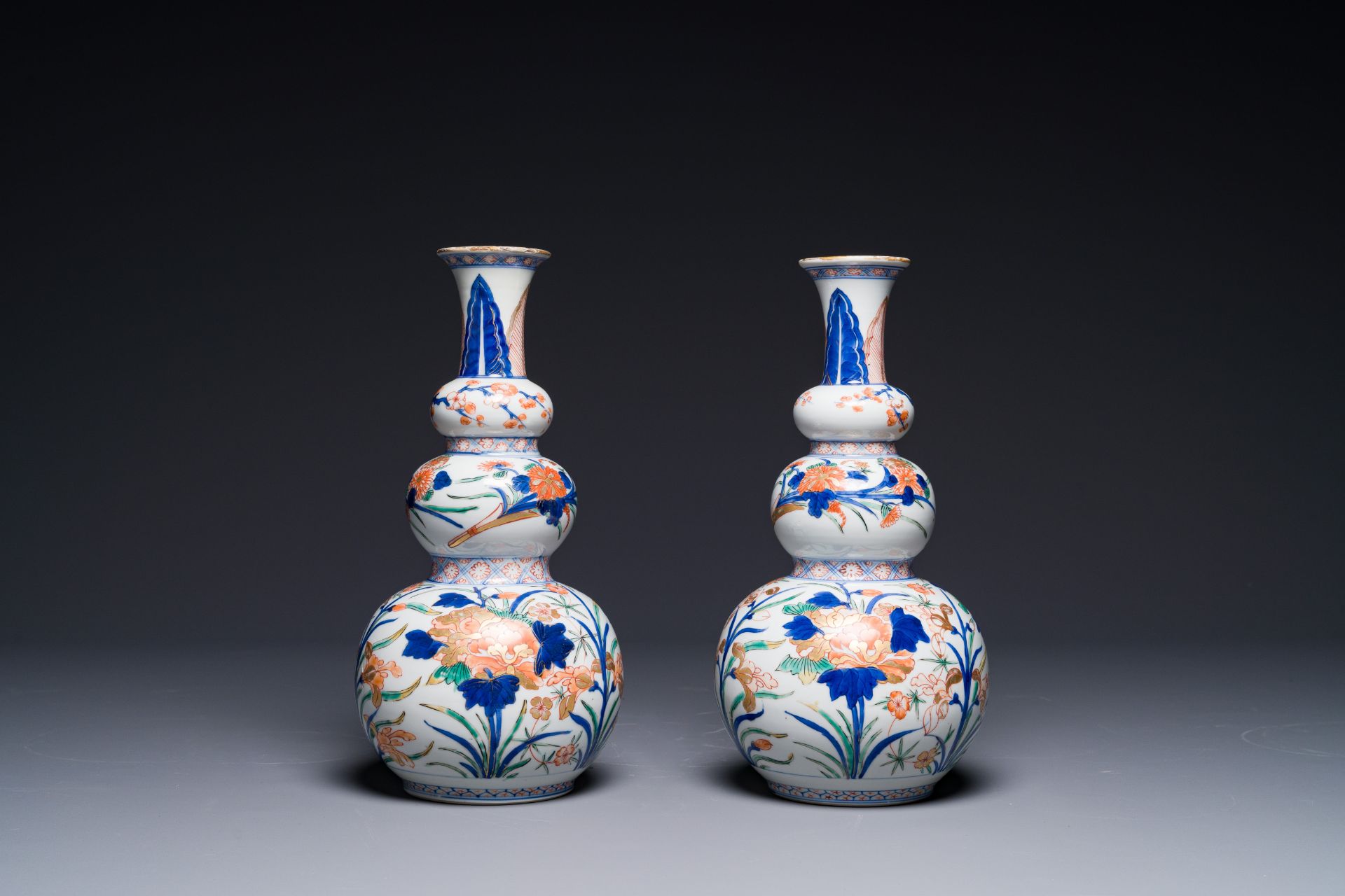 A pair of Chinese verte-Imari triple gourd vases, Kangxi - Image 2 of 5