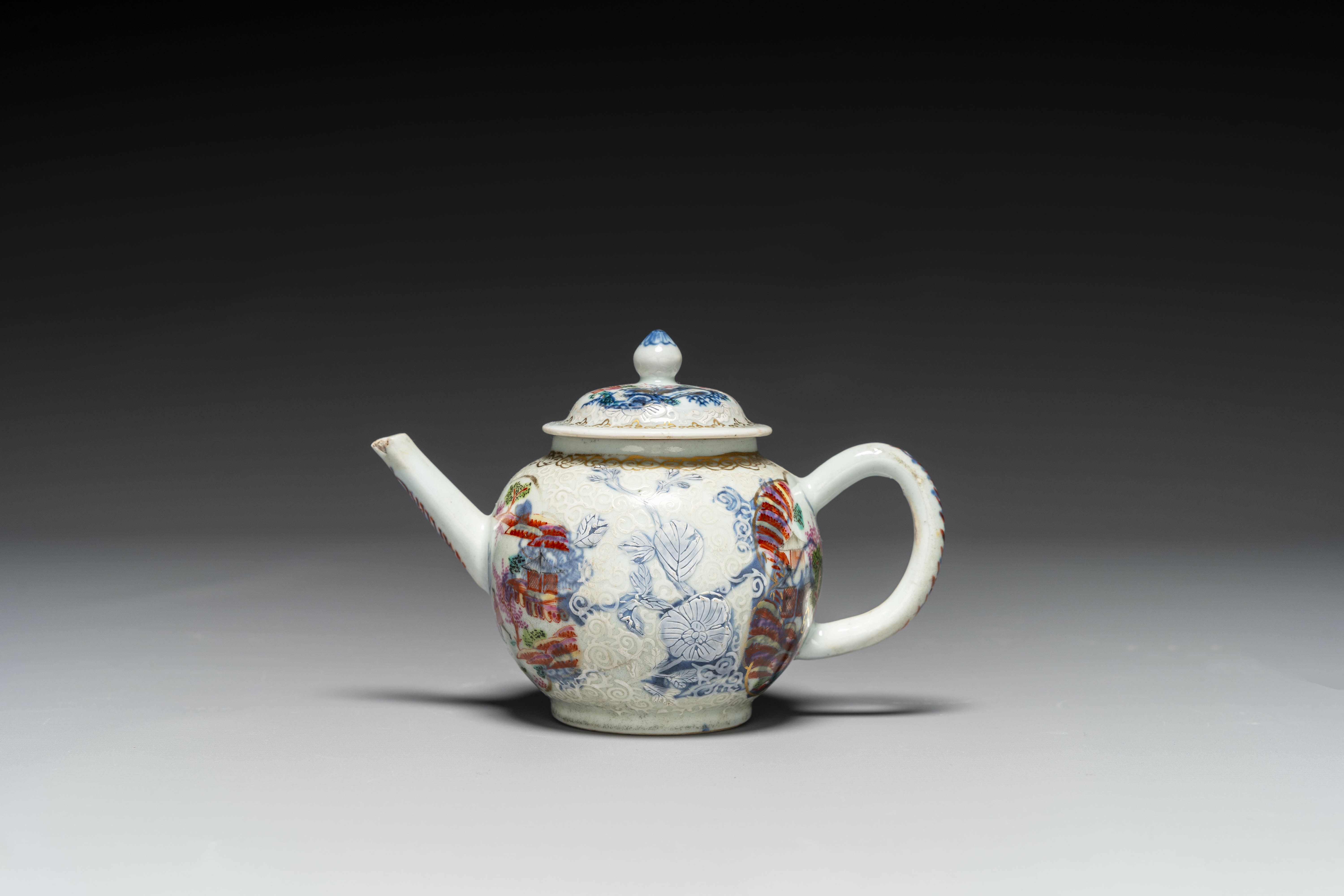 A varied collection of Chinese blue and white and famille rose porcelain, Qianlong and later - Image 10 of 19