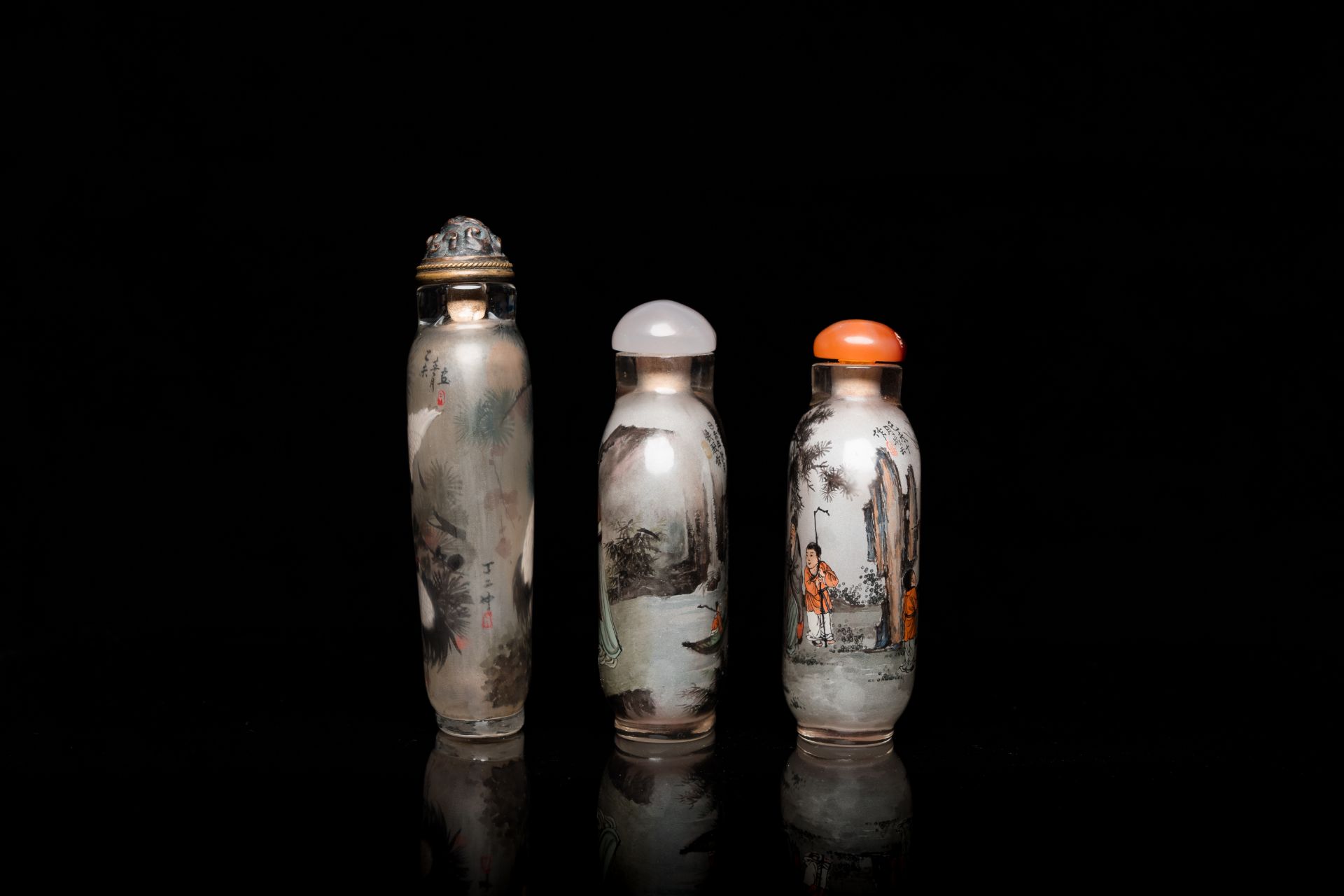 Three Chinese inside-painted glass snuff bottles, 20th C. - Bild 5 aus 7