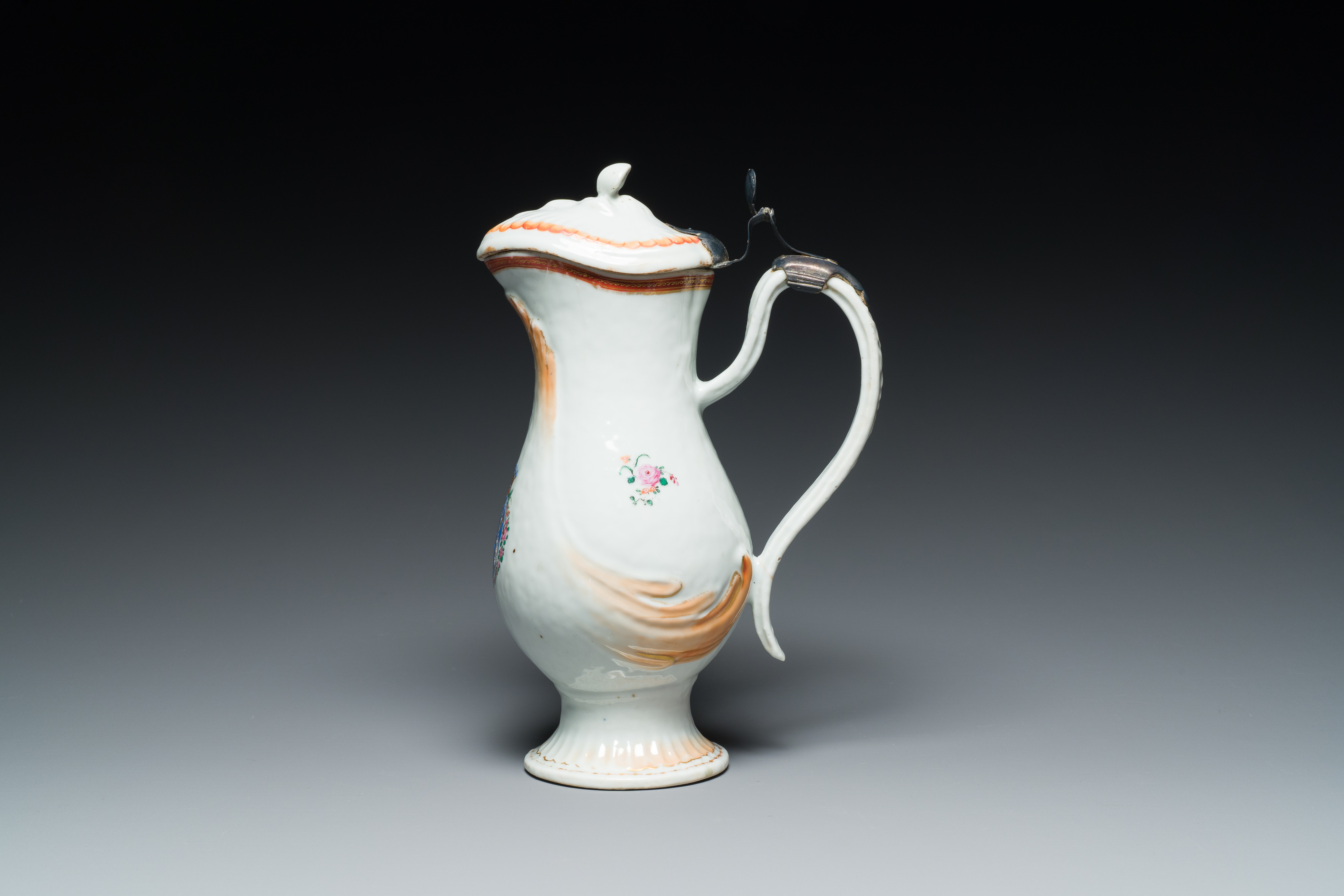 A rare Chinese export porcelain ewer and basin with crowned monogram 'RLI', Qianlong - Image 4 of 10