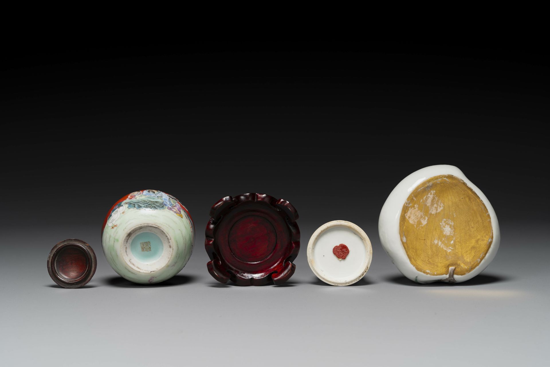 Group of three Chinese famille rose scholarâ€™s desk objects, Qianlong mark, 19/20th C. - Image 5 of 5