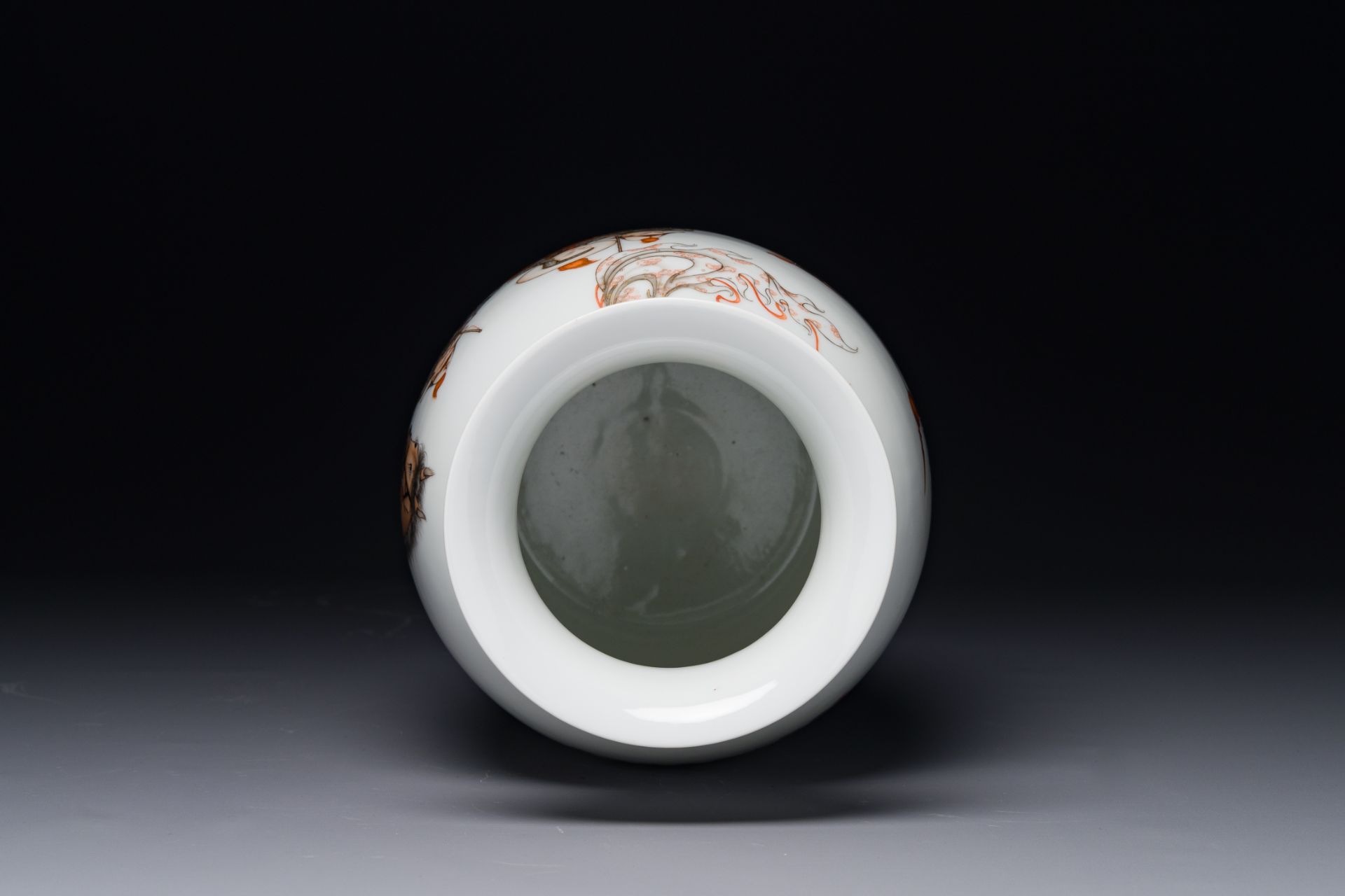 A fine Chinese iron-red, grisaille and gilt lantern-shaped 'mulan æœ¨è˜­' vase, signed Zhou Xiangpu - Image 5 of 6