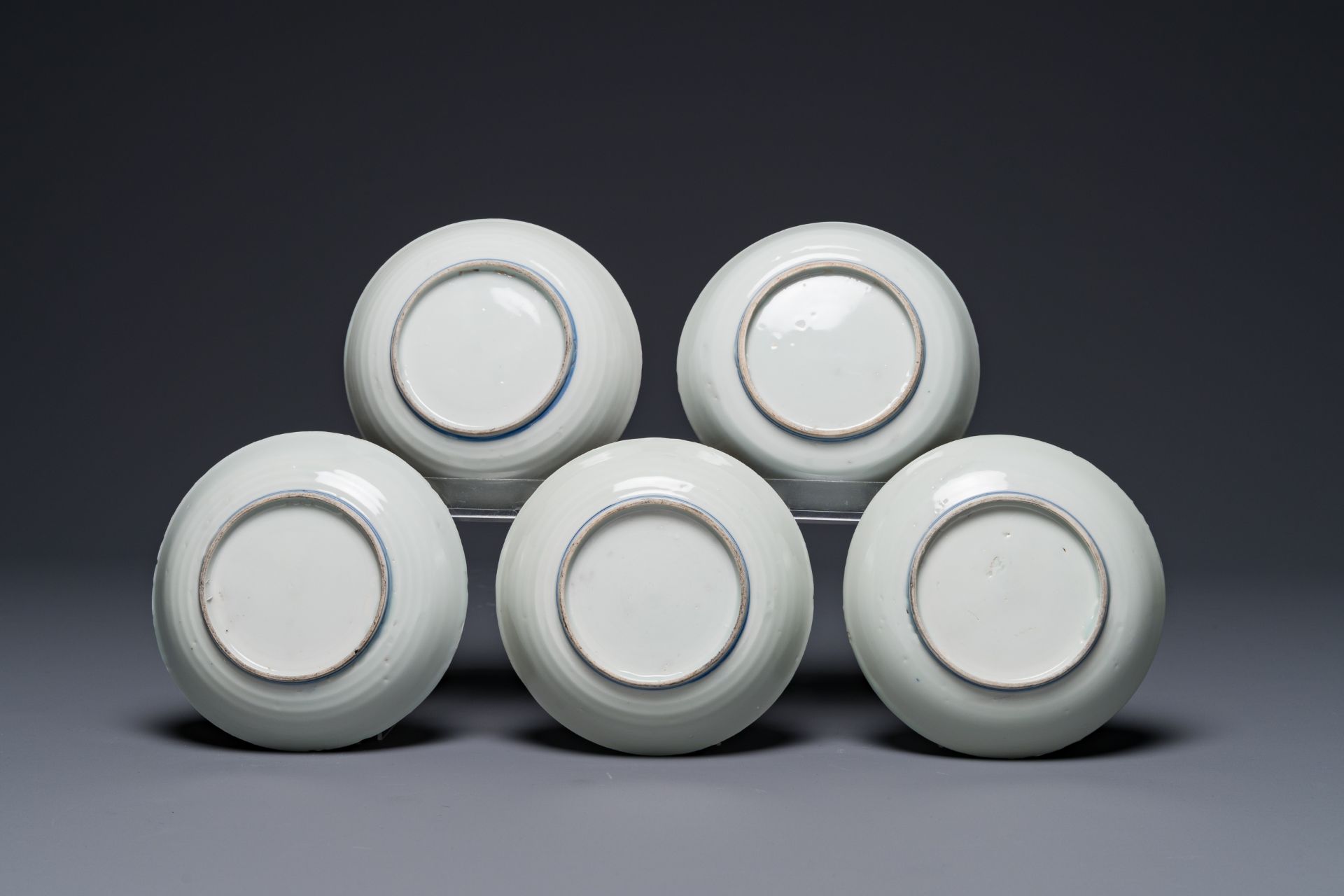 Five Chinese blue and white ko-sometsuke â€˜prawnâ€™ plates for the Japanese market, Tianqi - Bild 2 aus 2