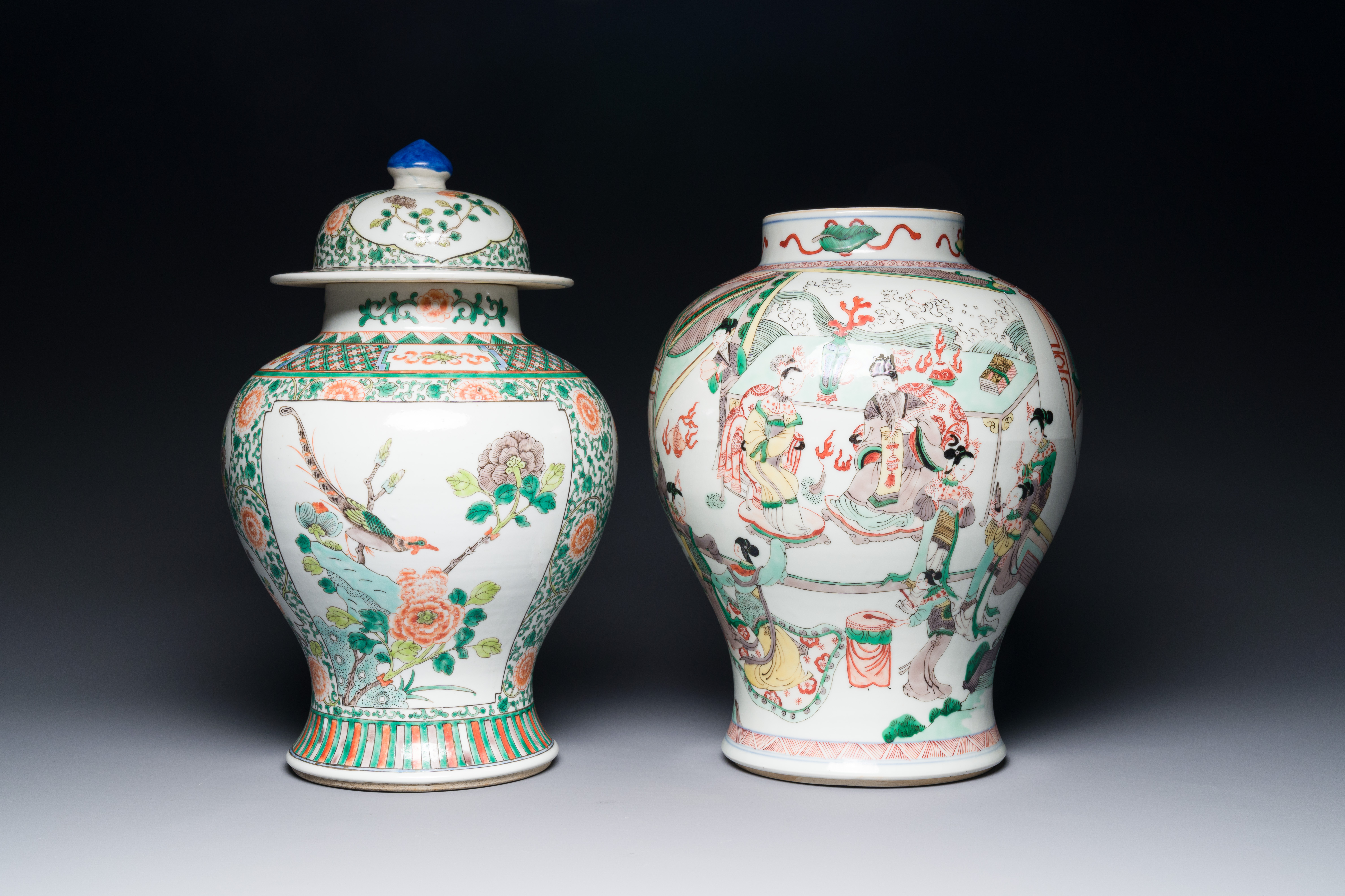 Two Chinese famille verte porcelain vases and covers on wooden stands, 19th C. - Image 2 of 4