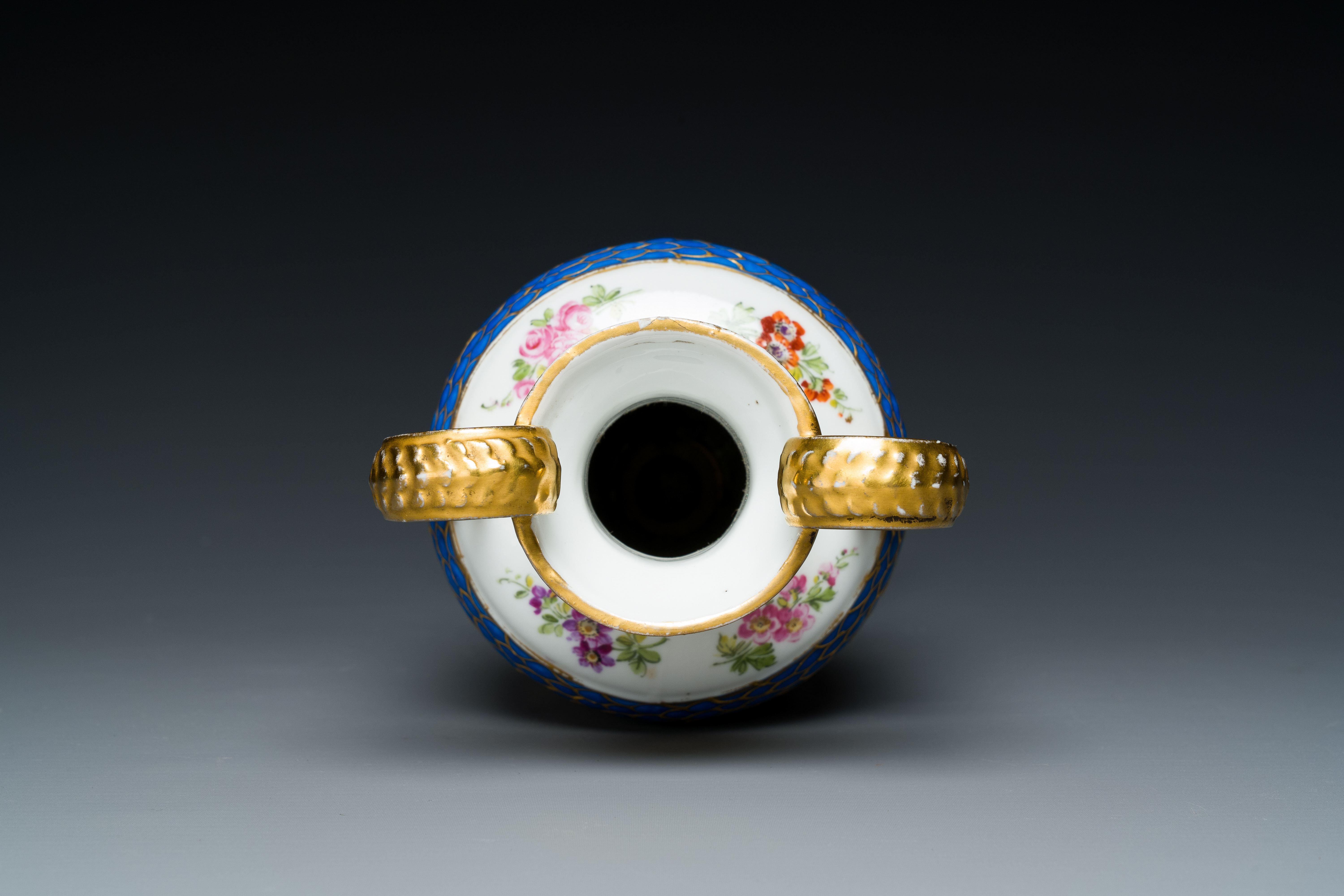 A French polychrome porcelain Sevres-style vase, 19th C. - Image 12 of 16