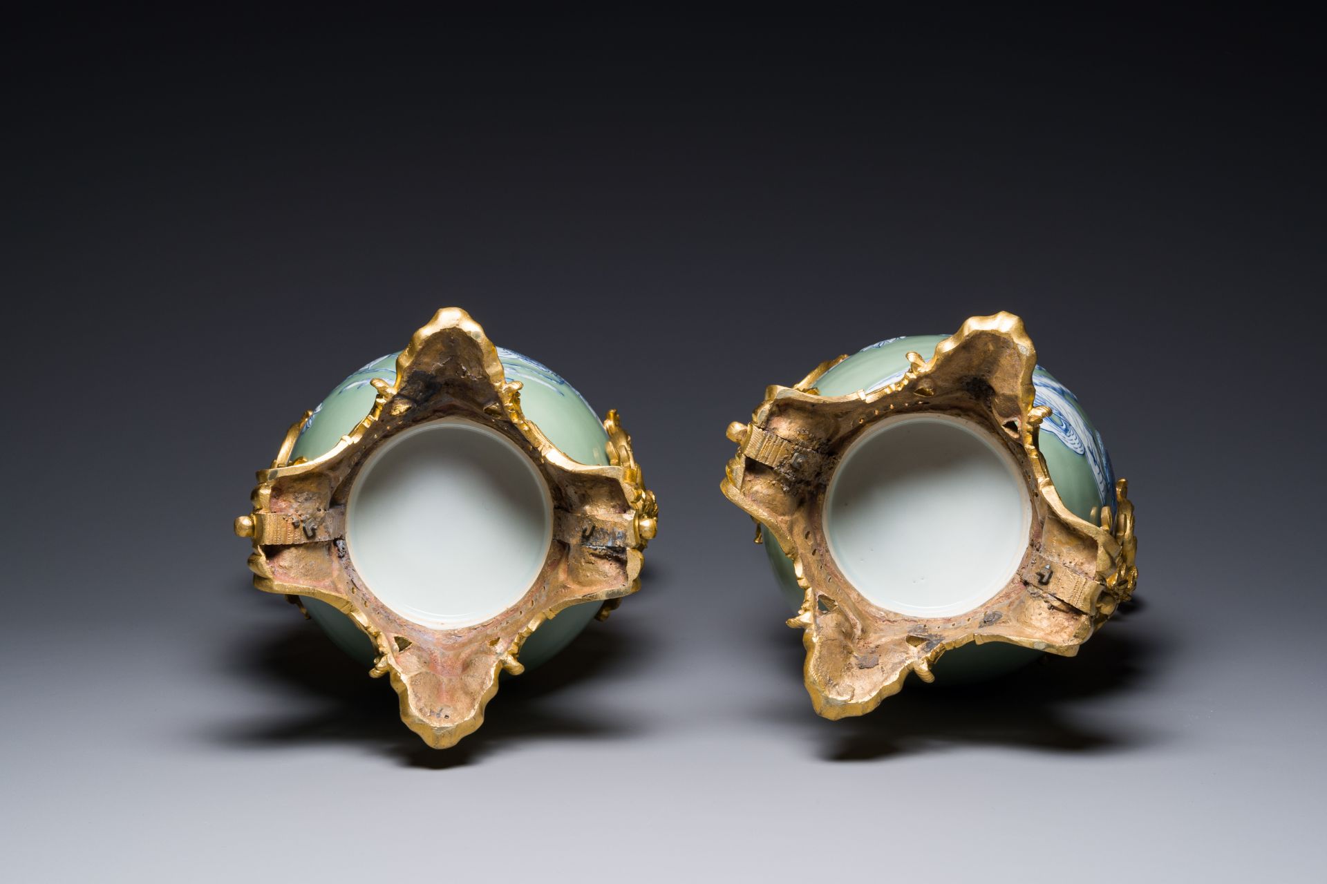 A pair of Chinese blue and white celadon vases with gilt bronze mounts, 19th C. - Image 6 of 6