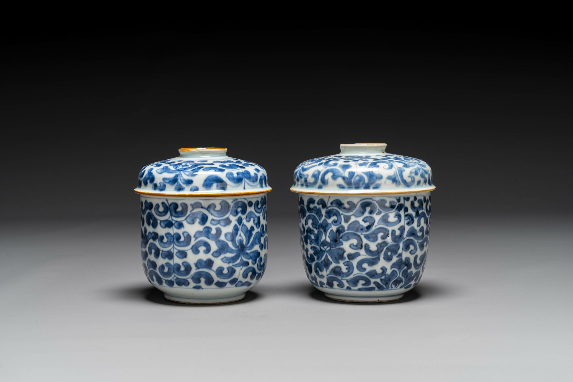 A group of six pieces of Chinese blue and white porcelain, Kangxi - Bild 5 aus 13