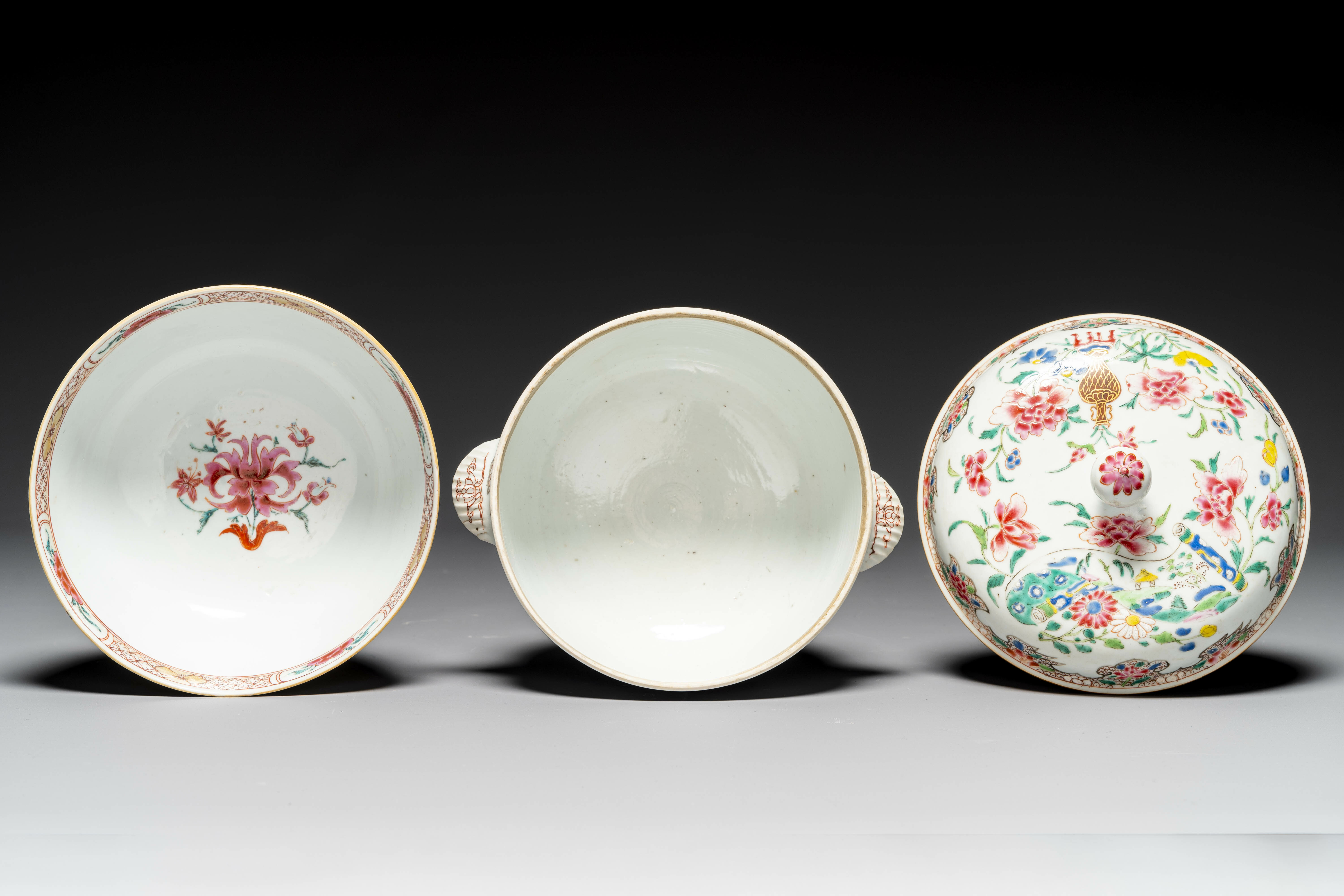 A Chinese famille rose bowl and a covered tureen, Yongzheng/Qianlong - Image 3 of 4