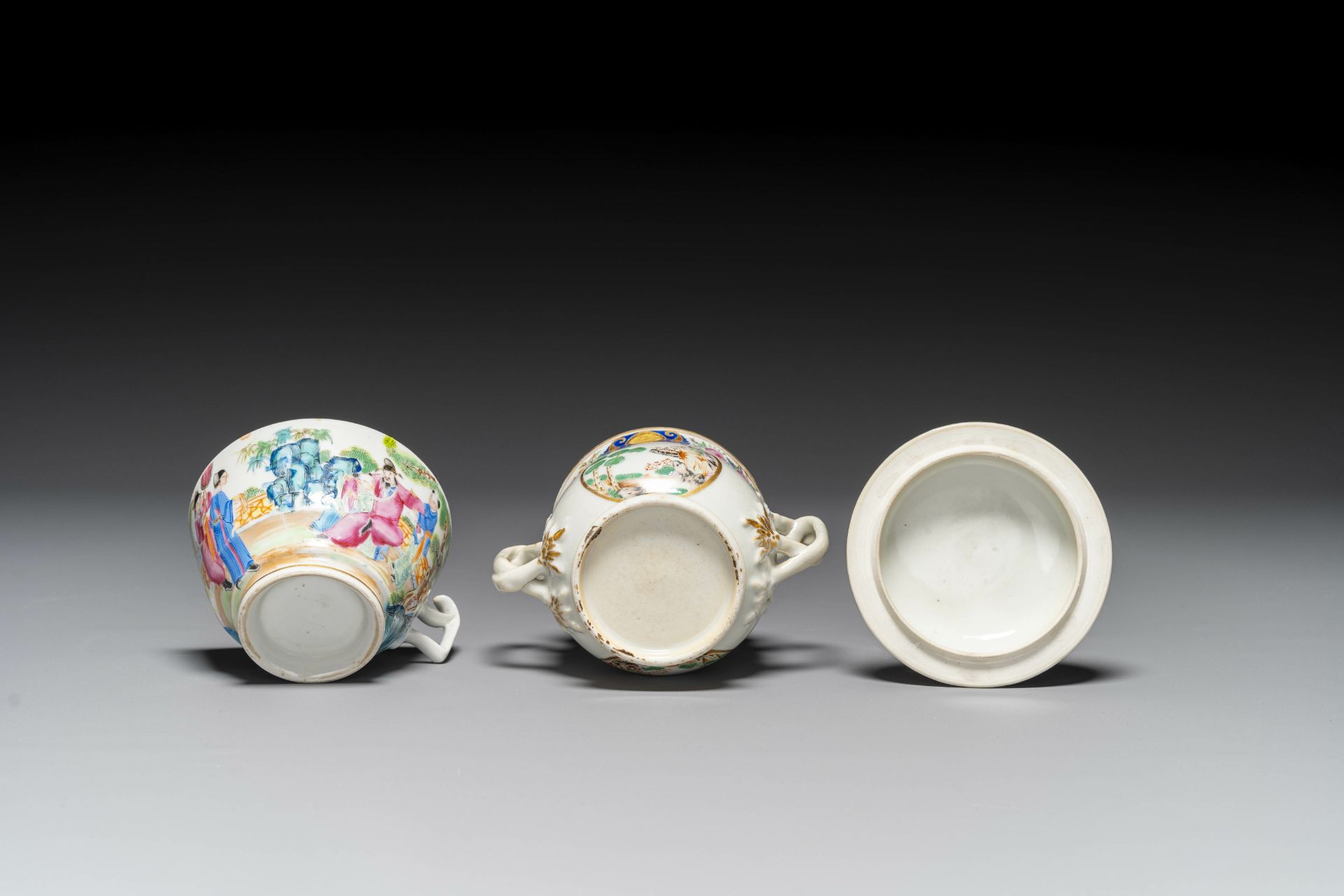 A rare Chinese Canton famille rose covered sugar bowl, a cup and saucer, 19th C. - Bild 4 aus 4