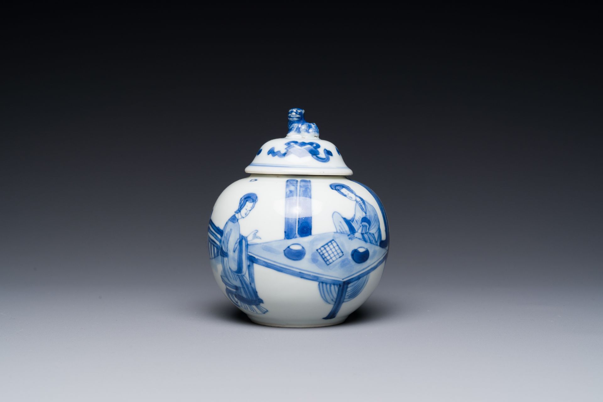 A Chinese blue and white 'Long Eliza' tea caddy and cover, conical shell mark, Kangxi - Image 3 of 5