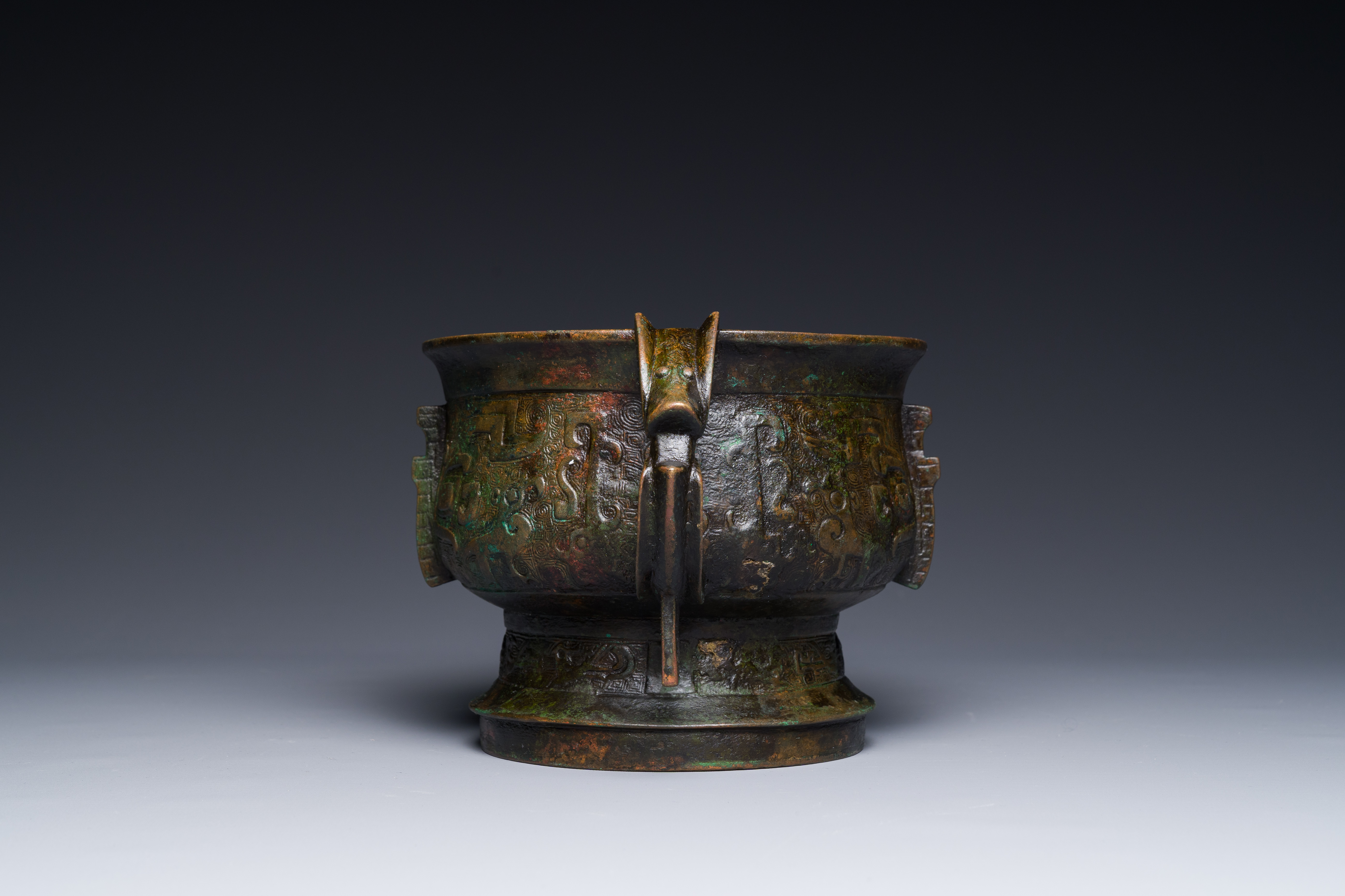 A Chinese unusual archaistic bronze censer with wooden cover, 'gui', Song - Image 7 of 21