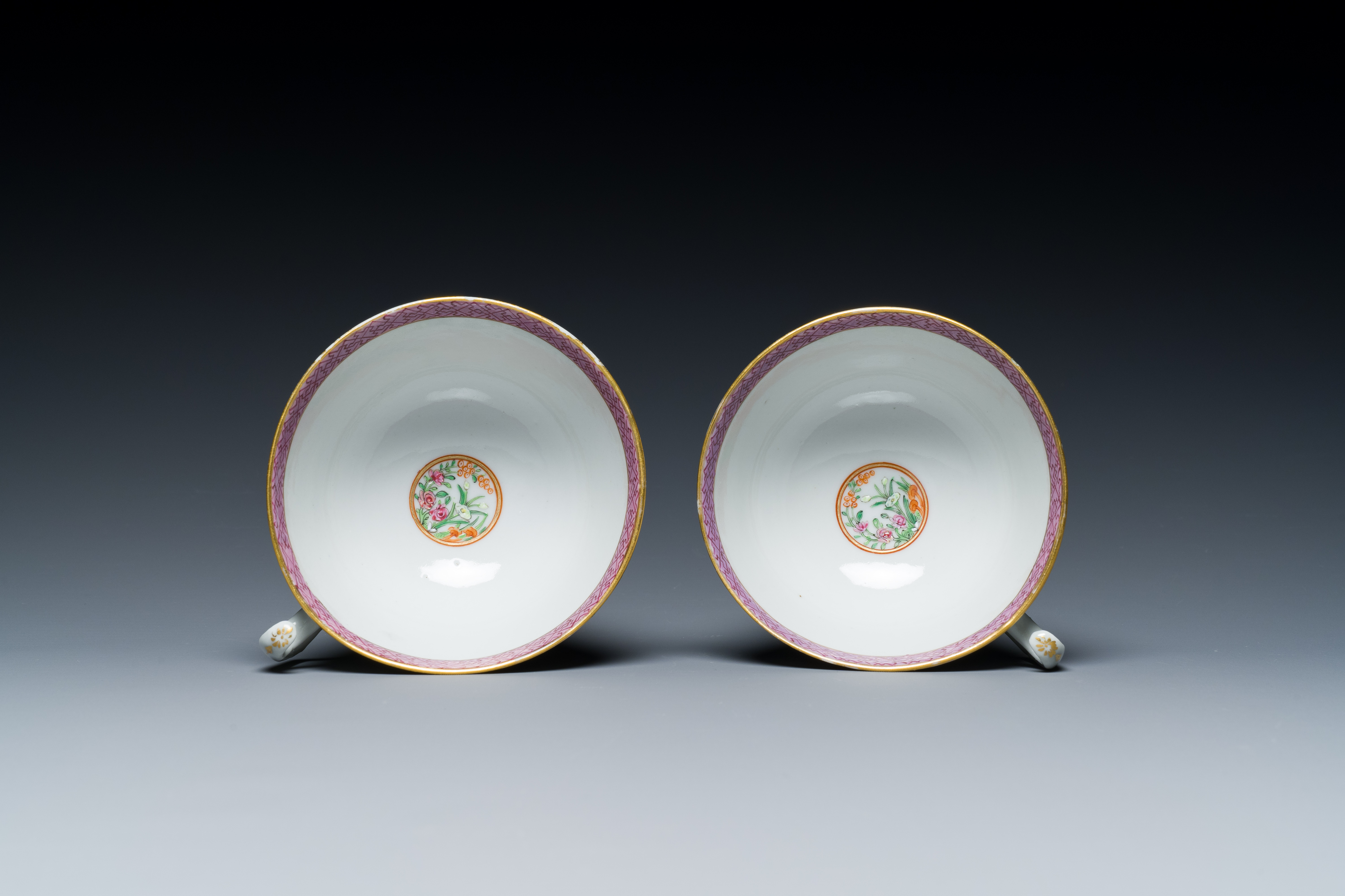 A pair of Chinese Canton famille rose cups and saucers, 19th C. - Image 9 of 9