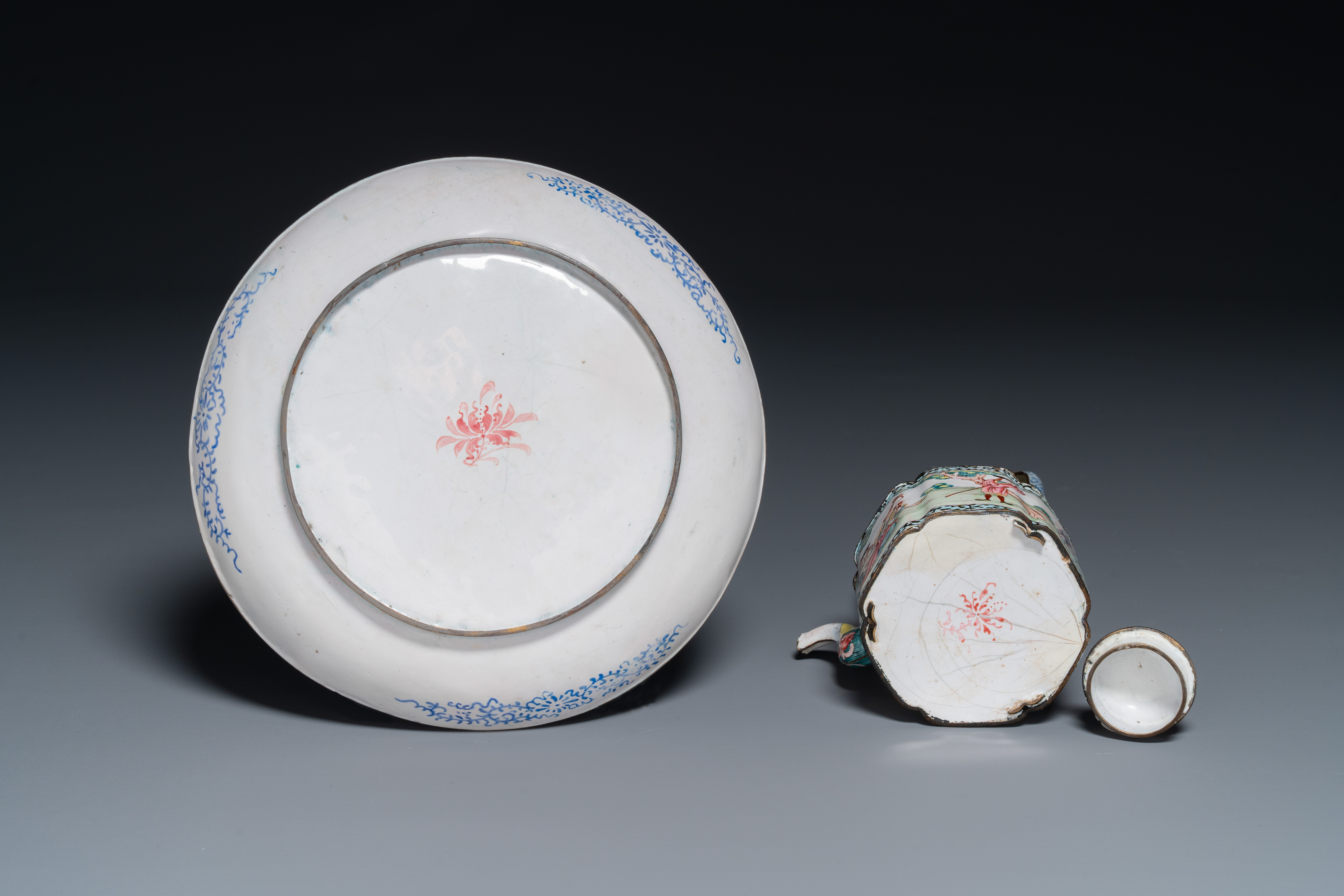 A Chinese Canton enamel 'European scene' plate and a teapot, Qianlong - Image 4 of 4
