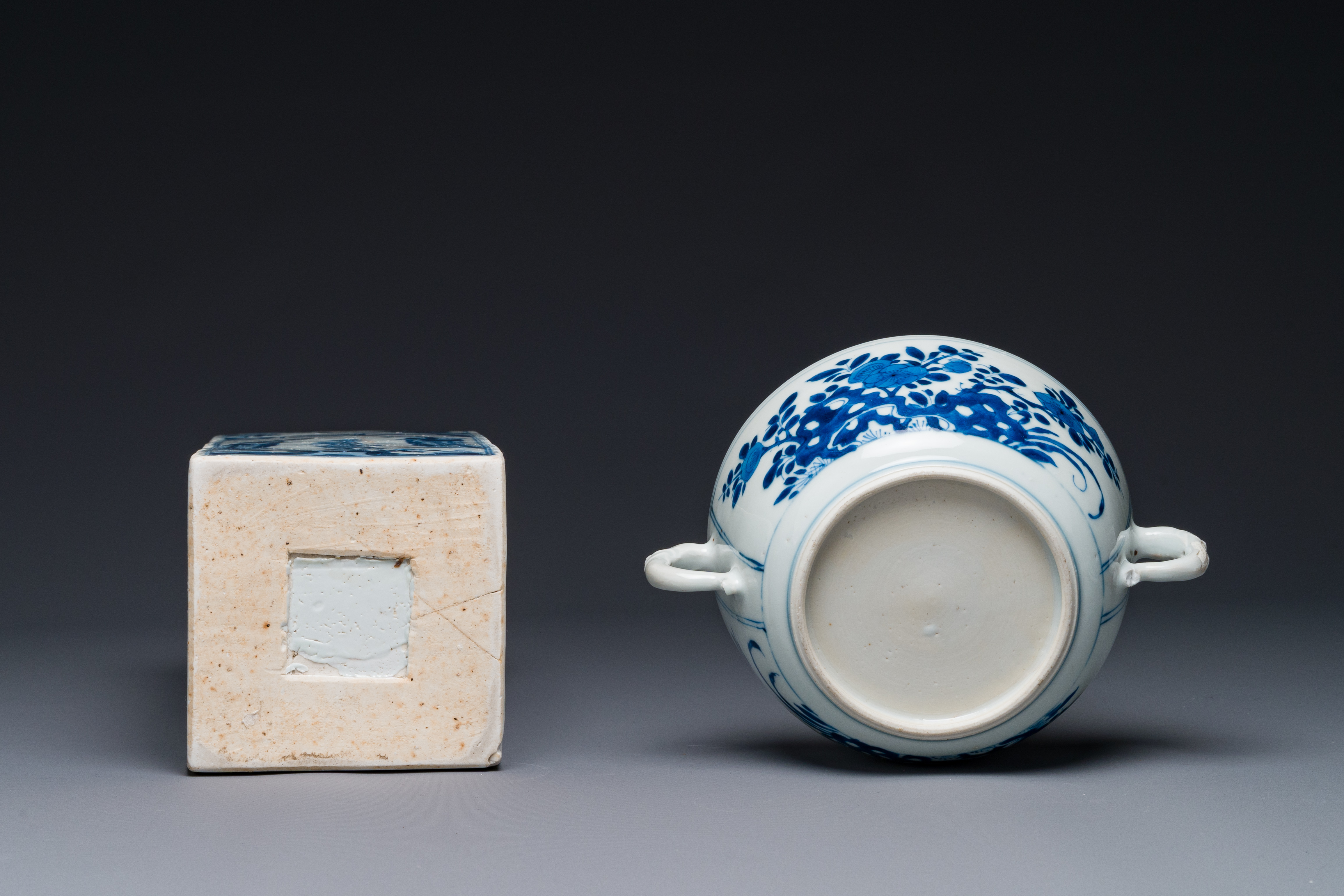 A Chinese blue and white square 'Long Eliza' flask and a covered bowl, Kangxi - Image 8 of 10