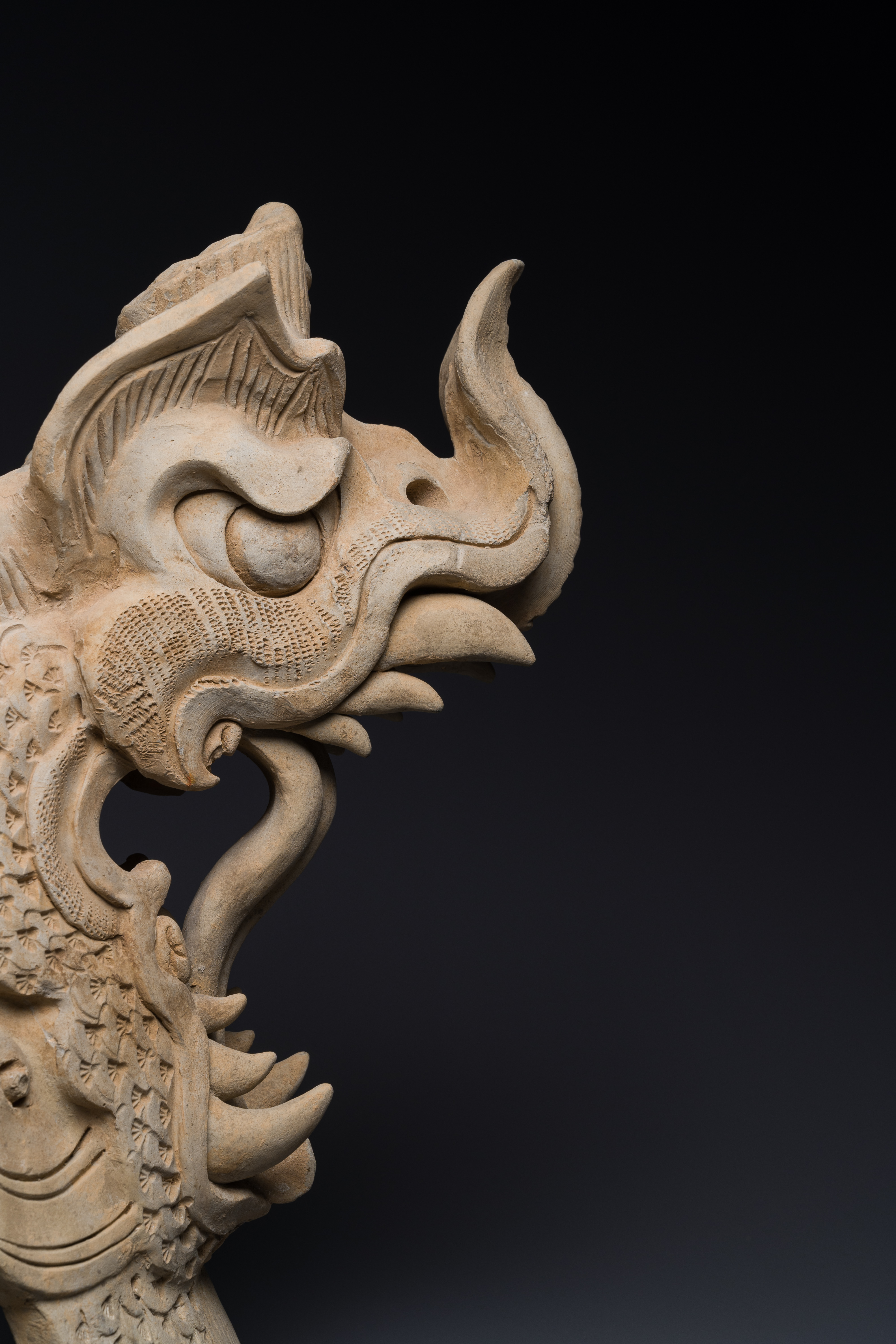A Chinese pottery dragon head architectural tile, Song/Jin - Image 23 of 27