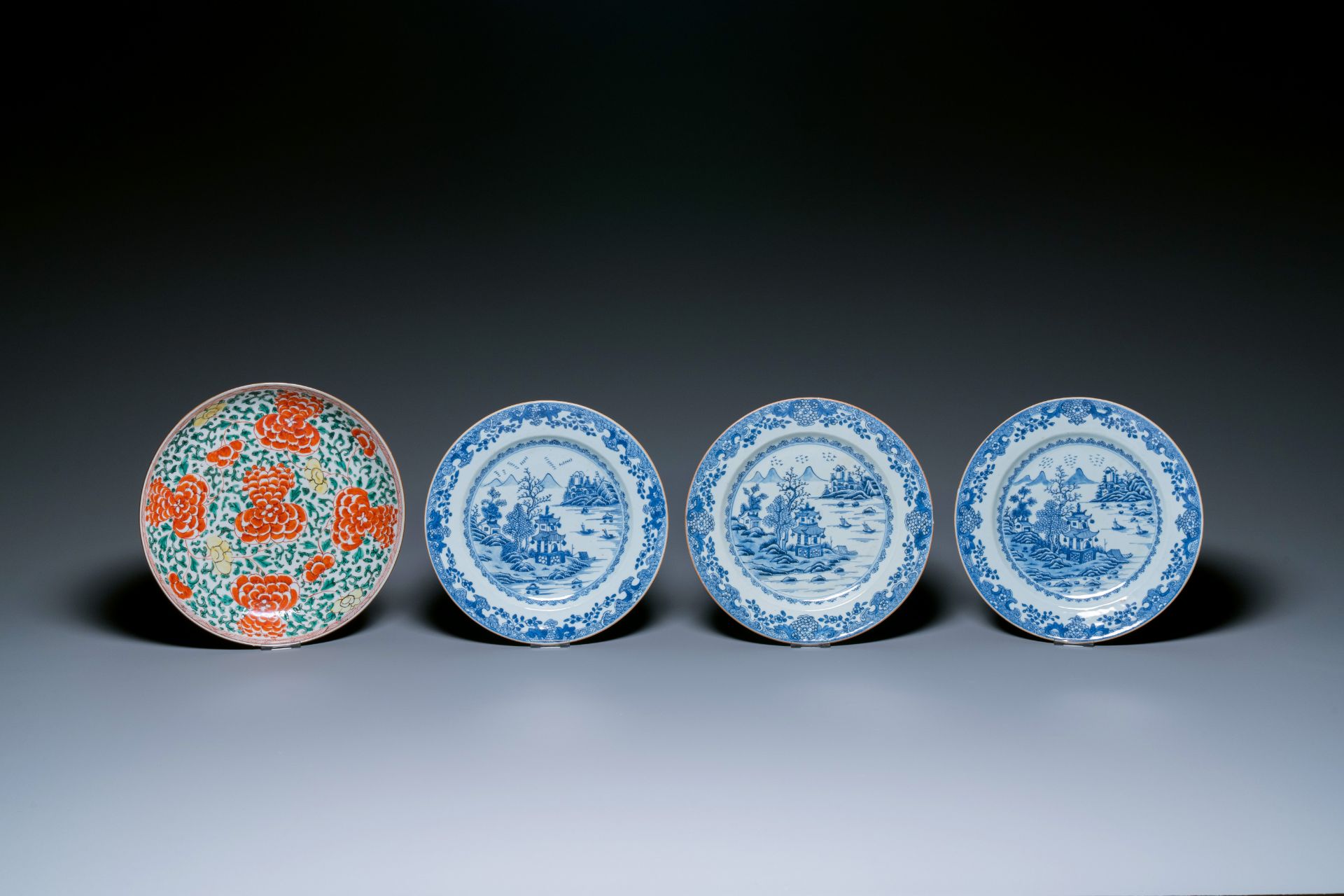 A varied collection of Chinese porcelain, Kangxi and later - Bild 3 aus 6