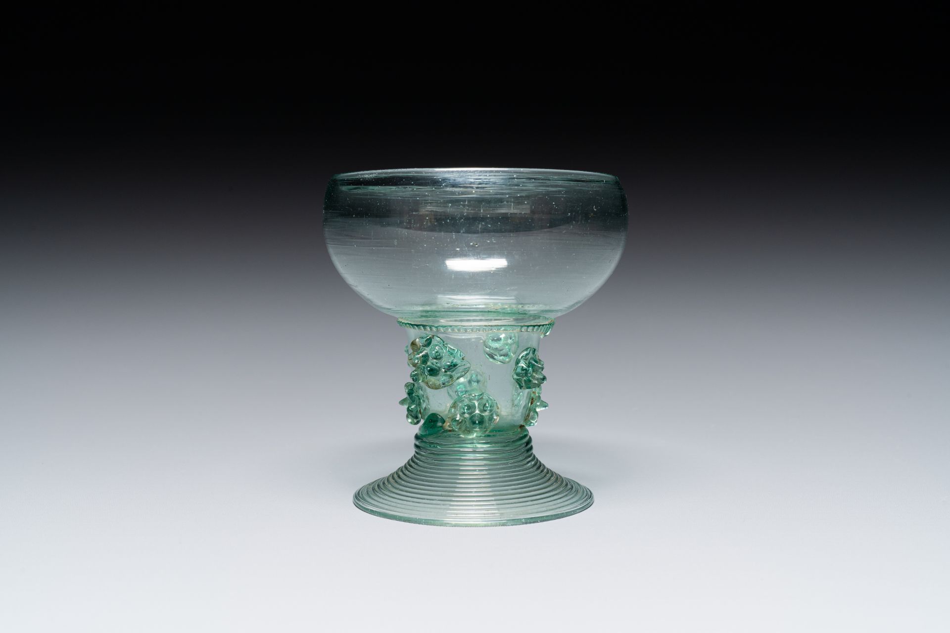A Dutch or German green glass rummer, 2nd quarter of the 17th C. - Image 4 of 7