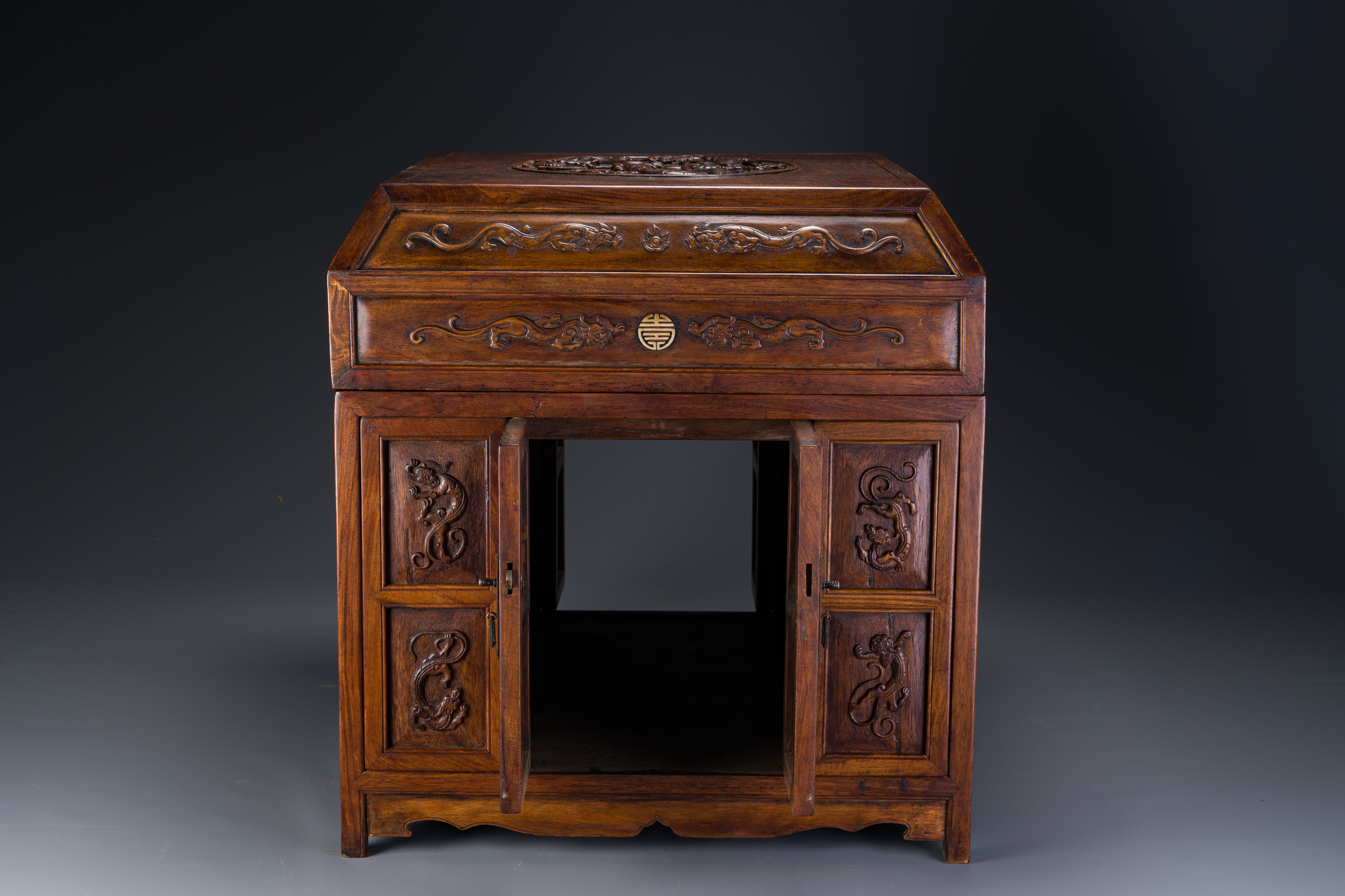 A rare Chinese huanghuali wood 'duo bao ge' cabinet of curiosities with chilong design, 18/19th C. - Image 7 of 14