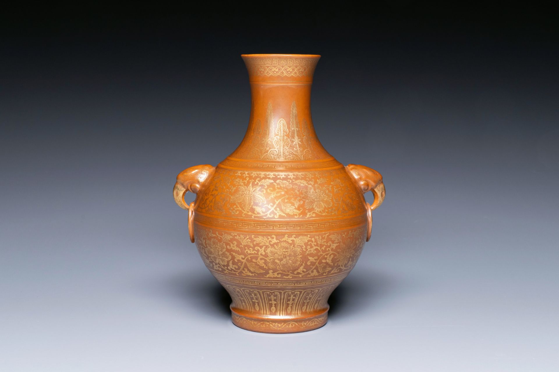 A Chinese brown-glazed 'hu' vase with gilt flower scrolls, Jiaqing mark and of the period - Bild 3 aus 6