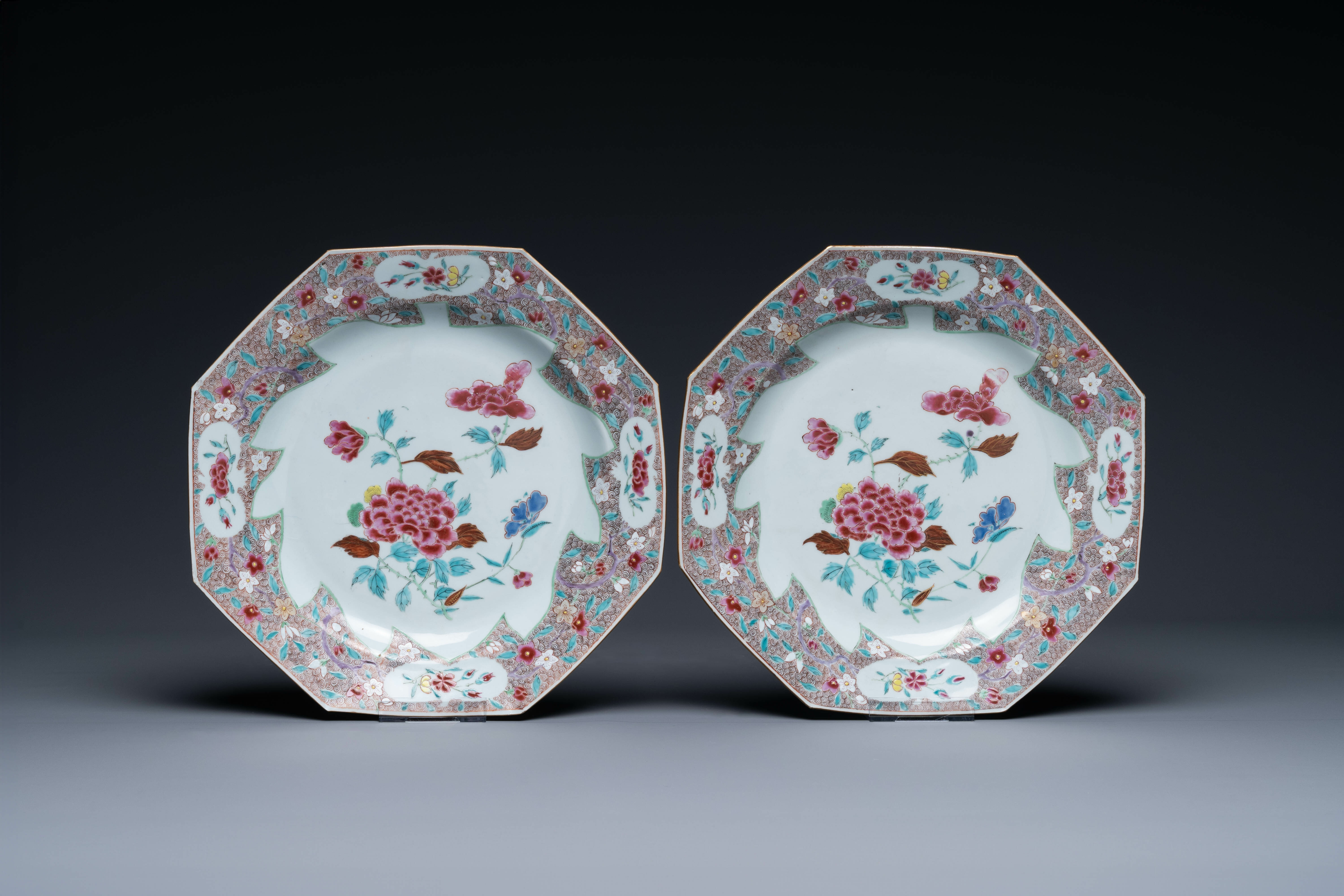 A pair of Chinese famille rose dishes, three blue and white plates and a 'kraak' porcelain 'klapmuts - Image 2 of 5