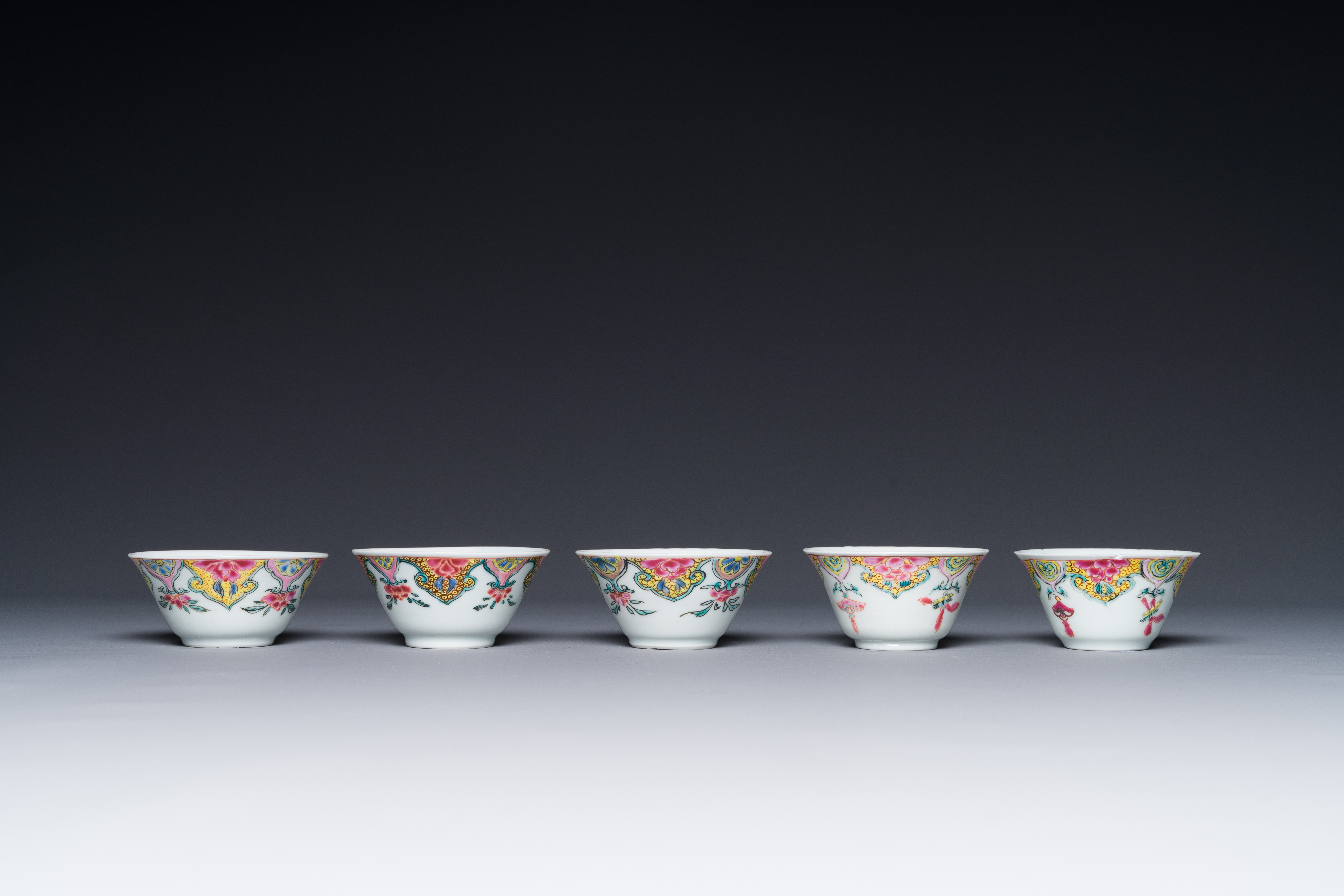 Five Chinese famille rose cups and six saucers with floral decor, Yongzheng/Qianlong - Image 5 of 6