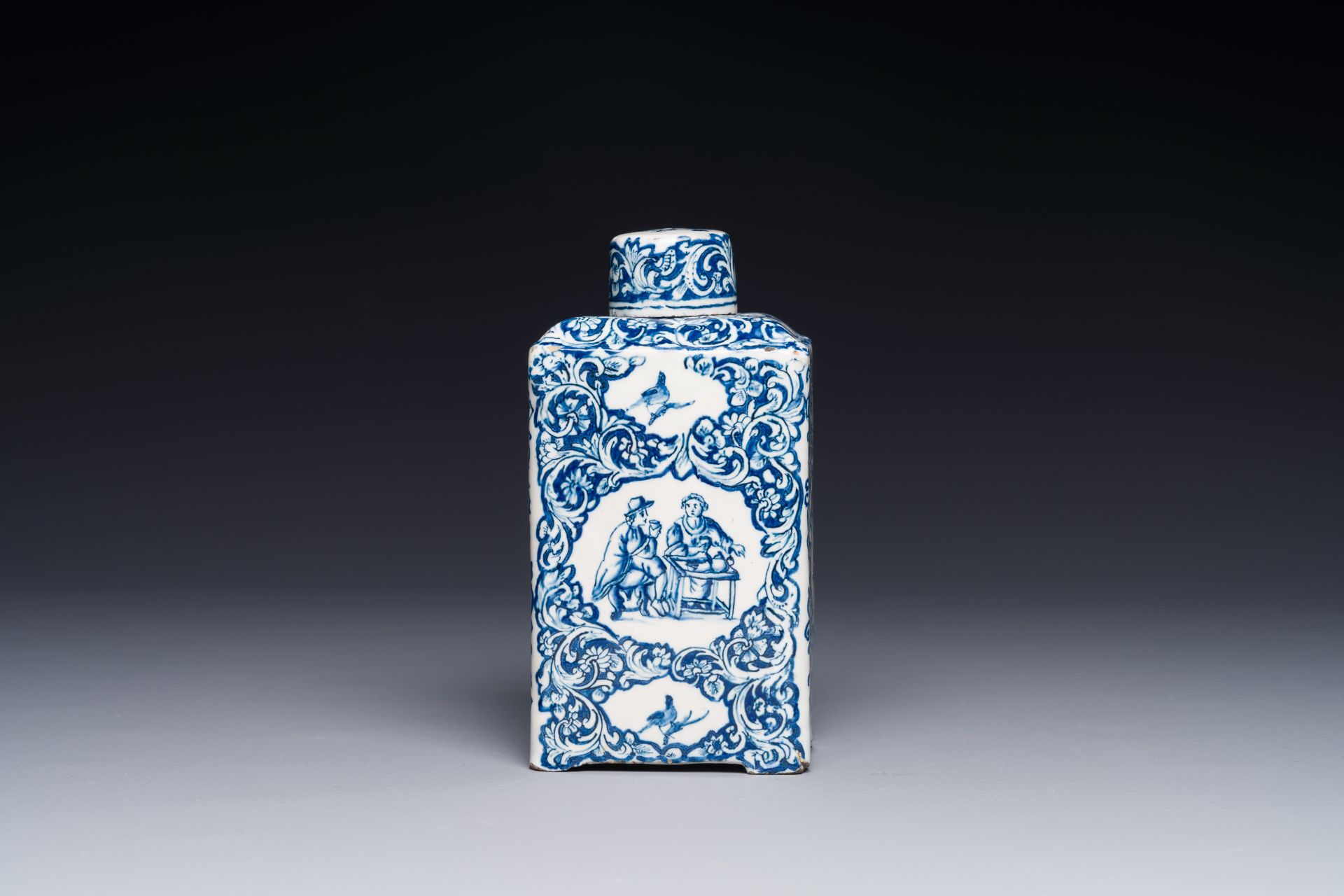 A rectangular Dutch Delft blue and white teacaddy and cover, 18th C. - Image 6 of 10