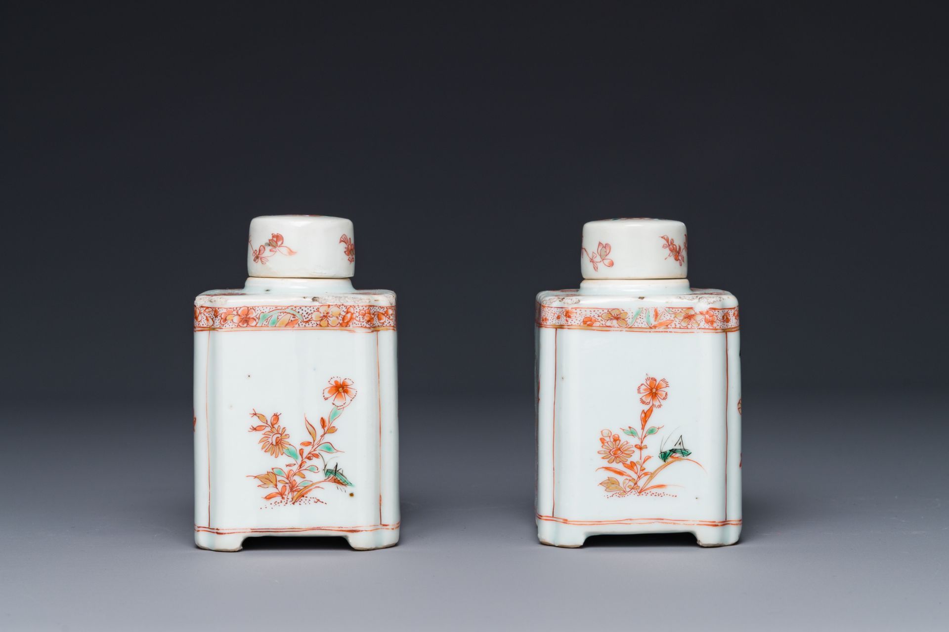 A pair of Chinese famille verte square tea caddies, Kangxi - Image 4 of 6