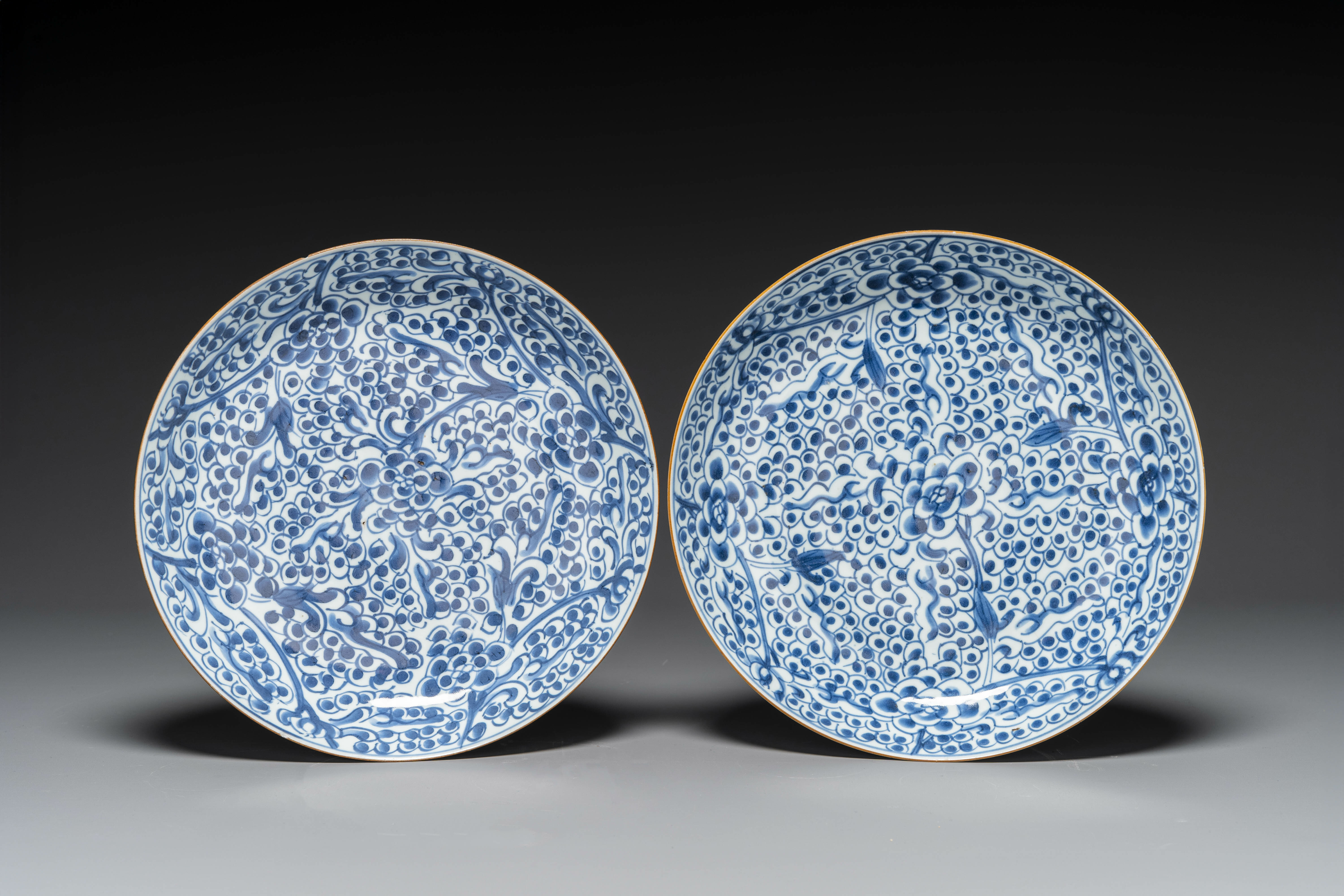 Four Chinese blue and white dishes with floral design, Kangxi/Yongzheng - Image 2 of 5