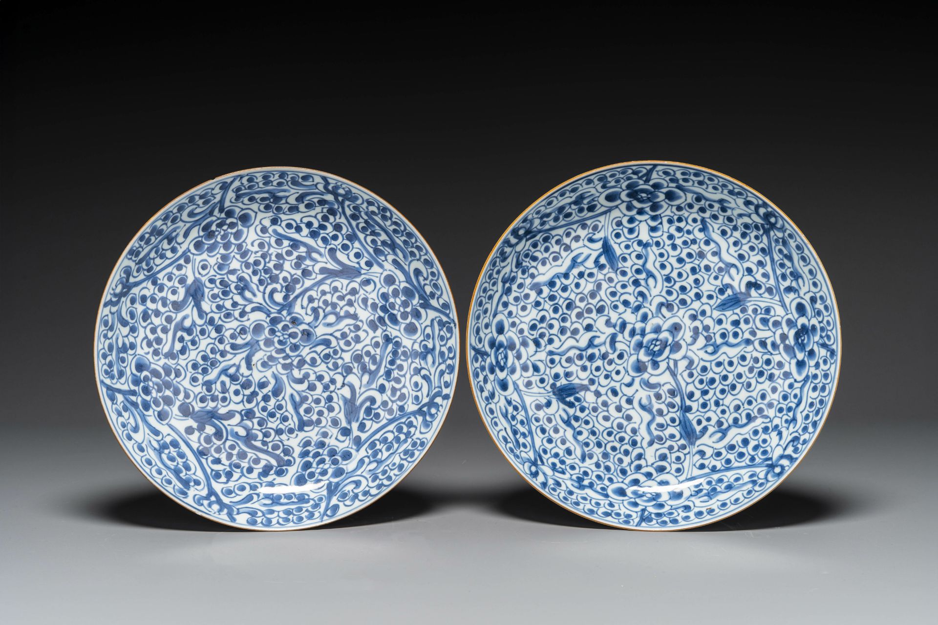 Four Chinese blue and white dishes with floral design, Kangxi/Yongzheng - Image 2 of 5