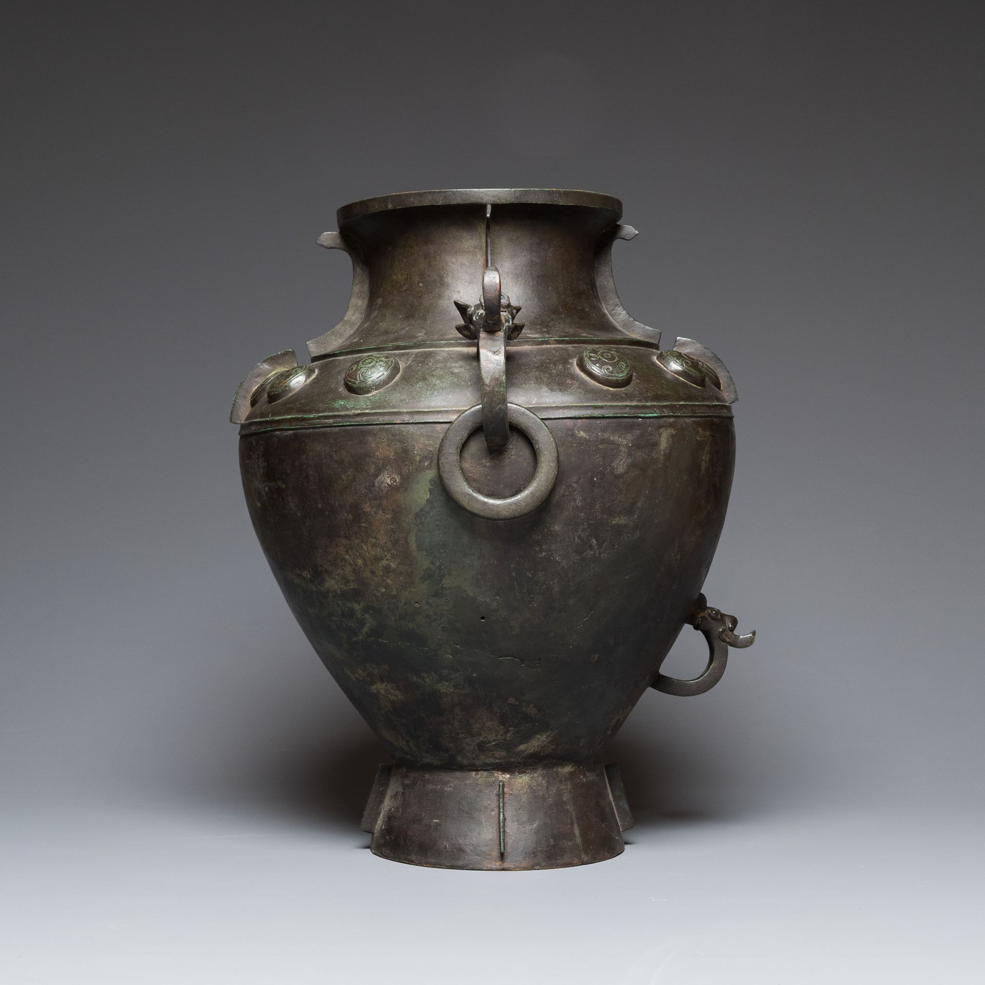 A rare massive Chinese archaistic bronze 'lei' wine vessel with inscription, Song - Image 13 of 30