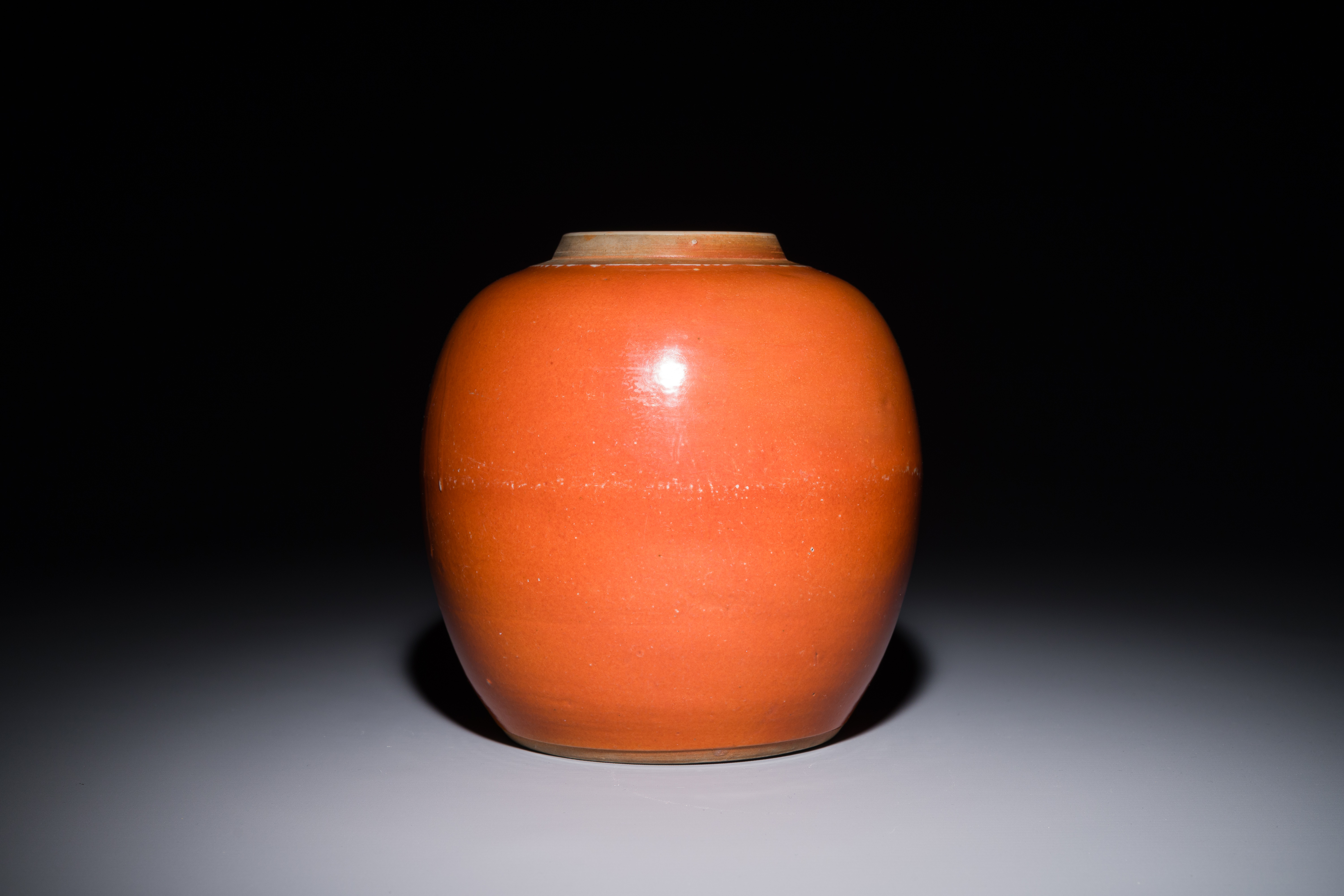 A Chinese monochrome coral-red-glazed ginger jar with wooden cover, 18th C. - Image 2 of 4