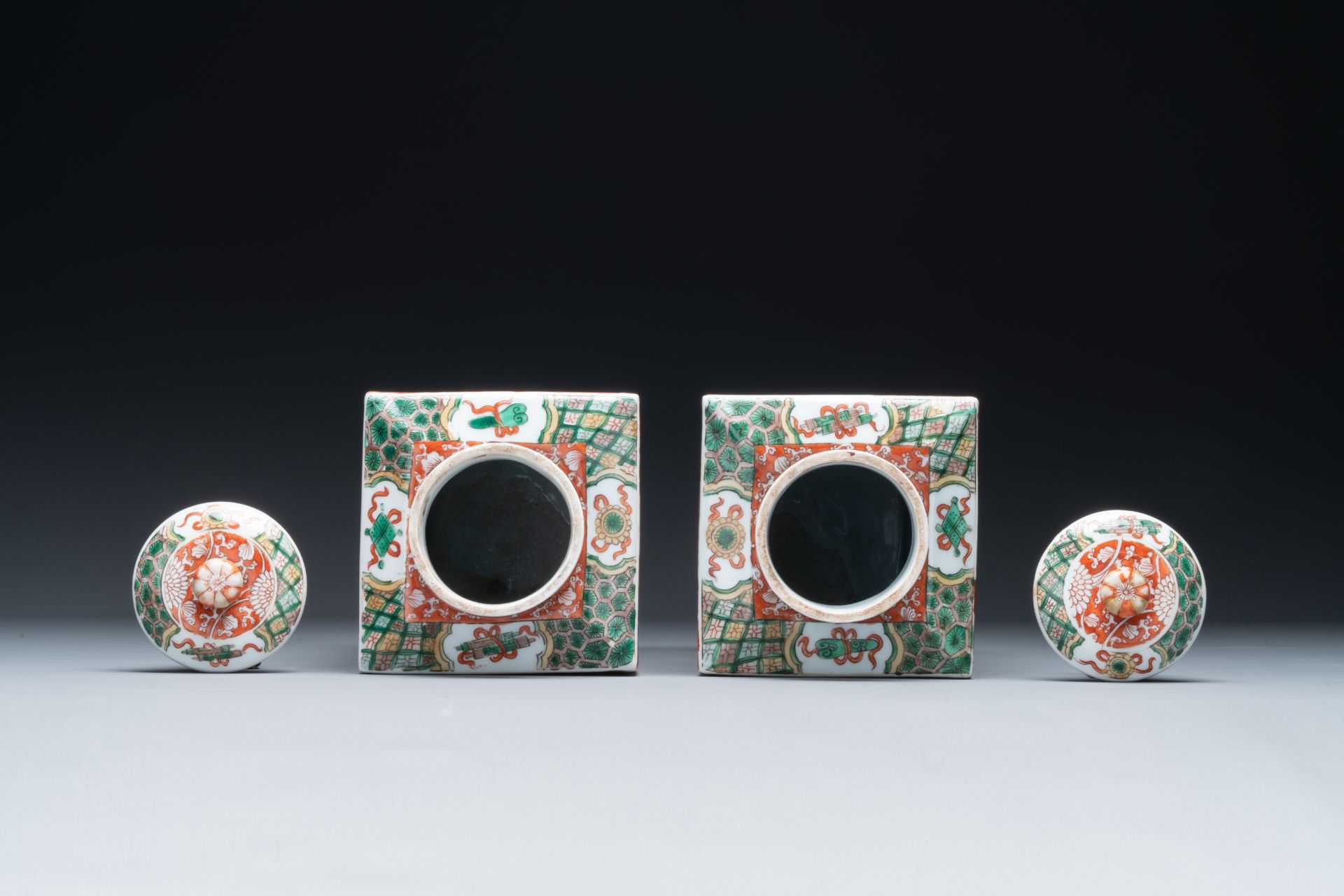 A Chinese blue and white bottle-shaped 'lotus scroll' vase and a pair of square famille verte flasks - Image 6 of 9