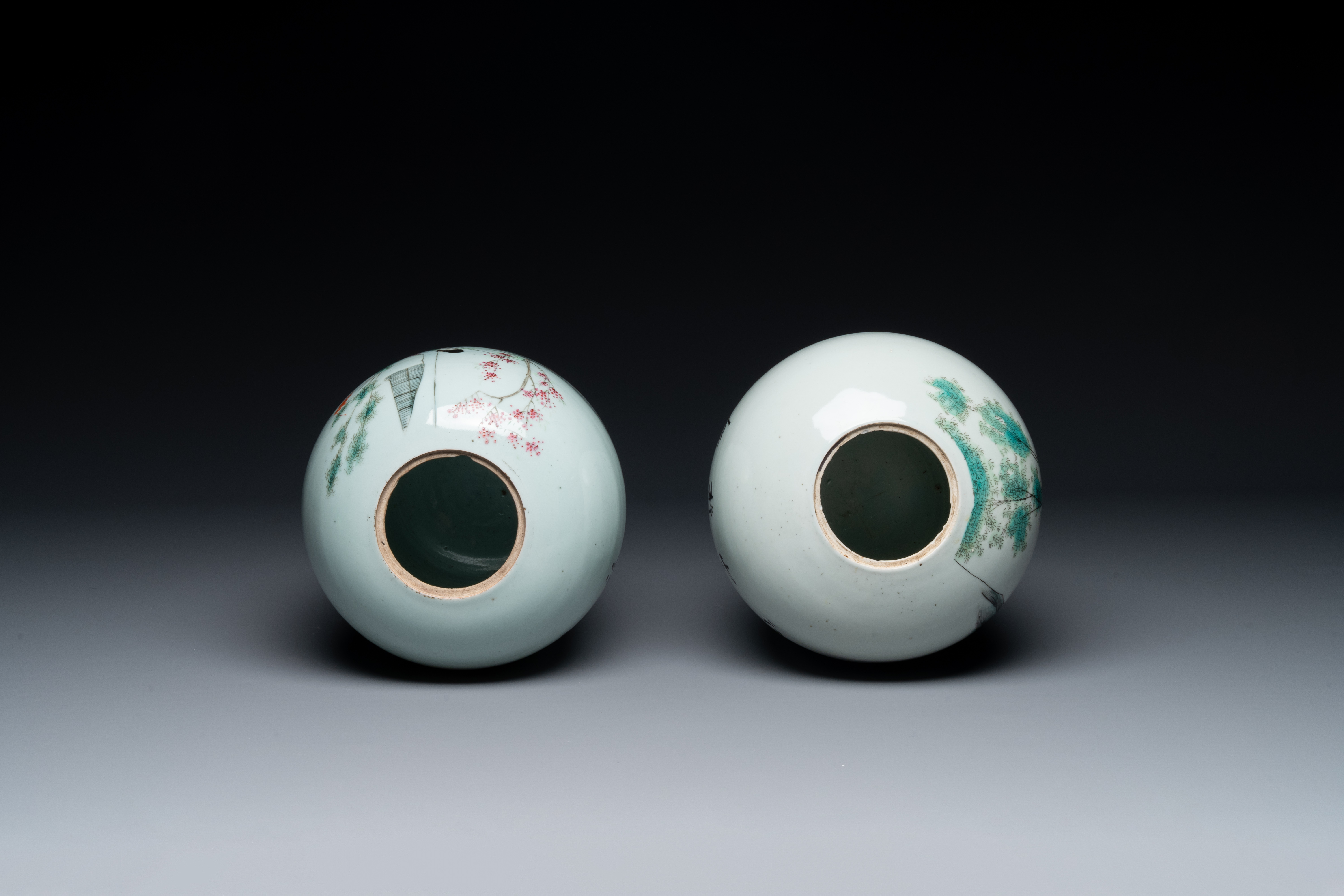 Three Chinese celadon-ground blue and white vases and two famille rose jars, 19/20th C. - Image 5 of 6