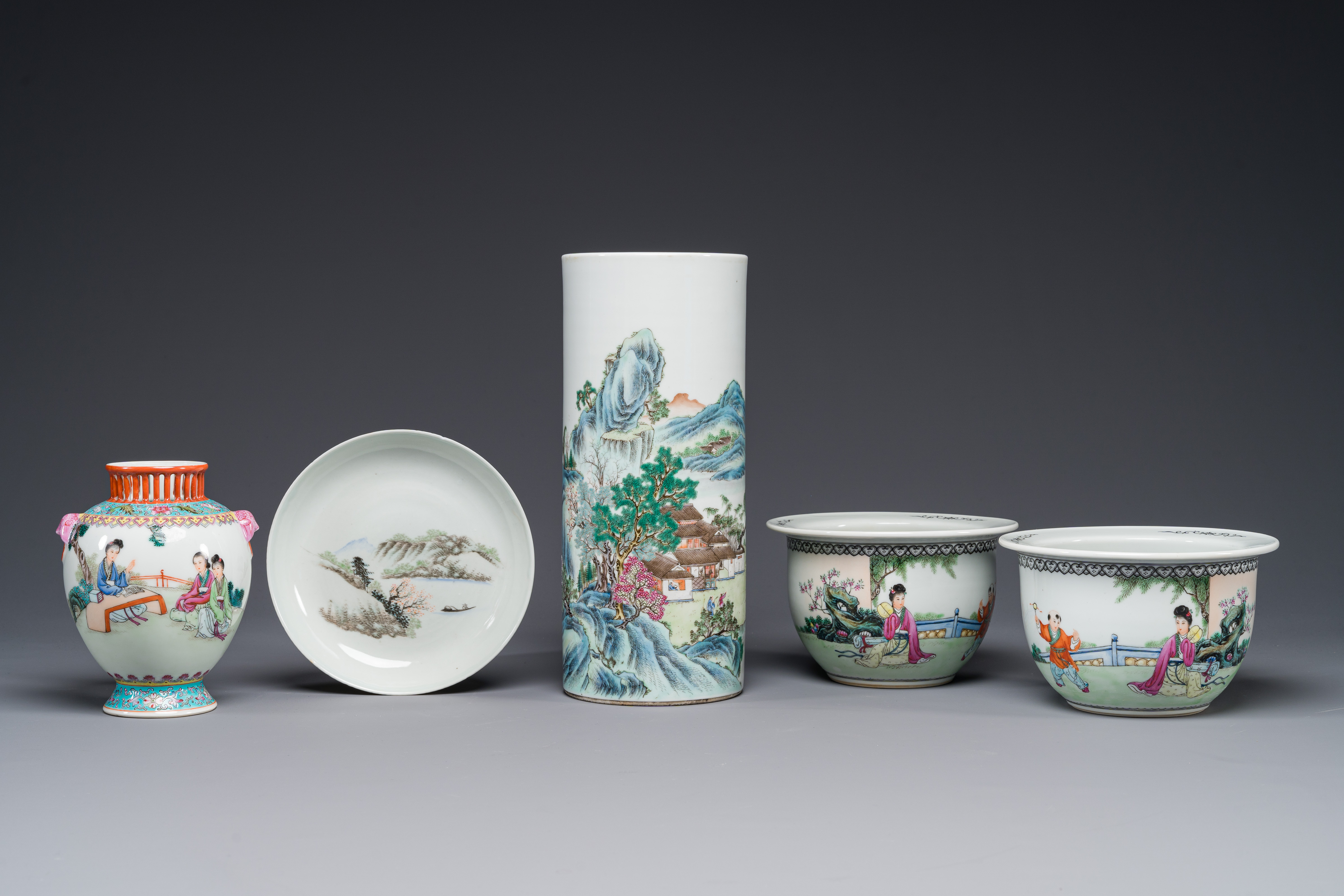 A group of five pieces Chinese famille rose porcelain, Qianlong and Hongxian mark, 19/20th C.