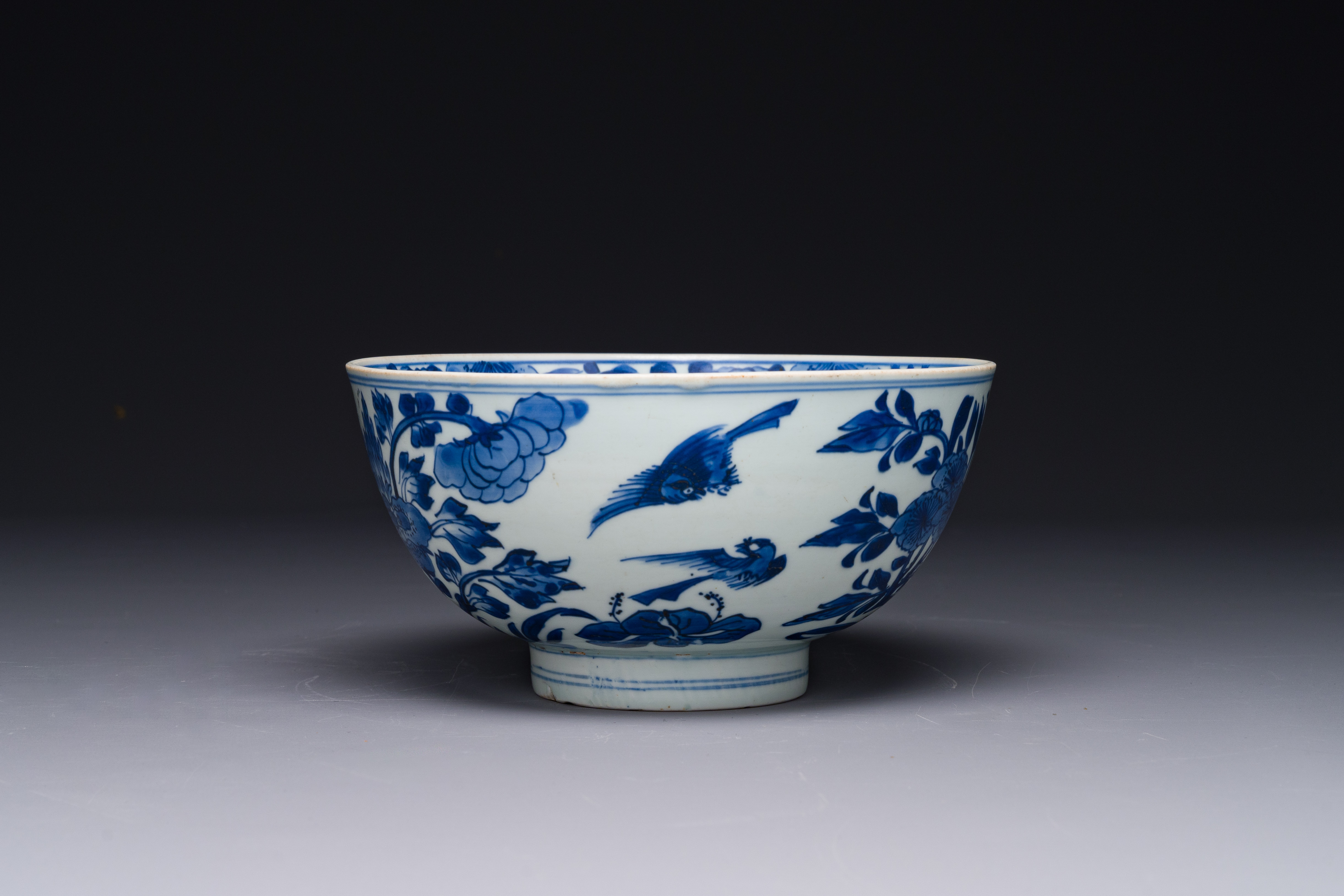 A Chinese blue and white 'birds among flowering branches' bowl, Shen De Tang Bo Gu Zhi æ…Žå¾·å ‚åšå - Image 2 of 5