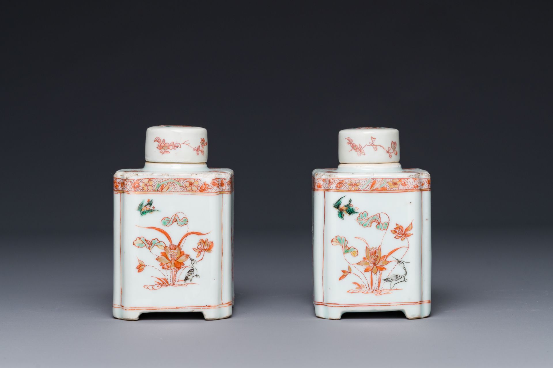 A pair of Chinese famille verte square tea caddies, Kangxi