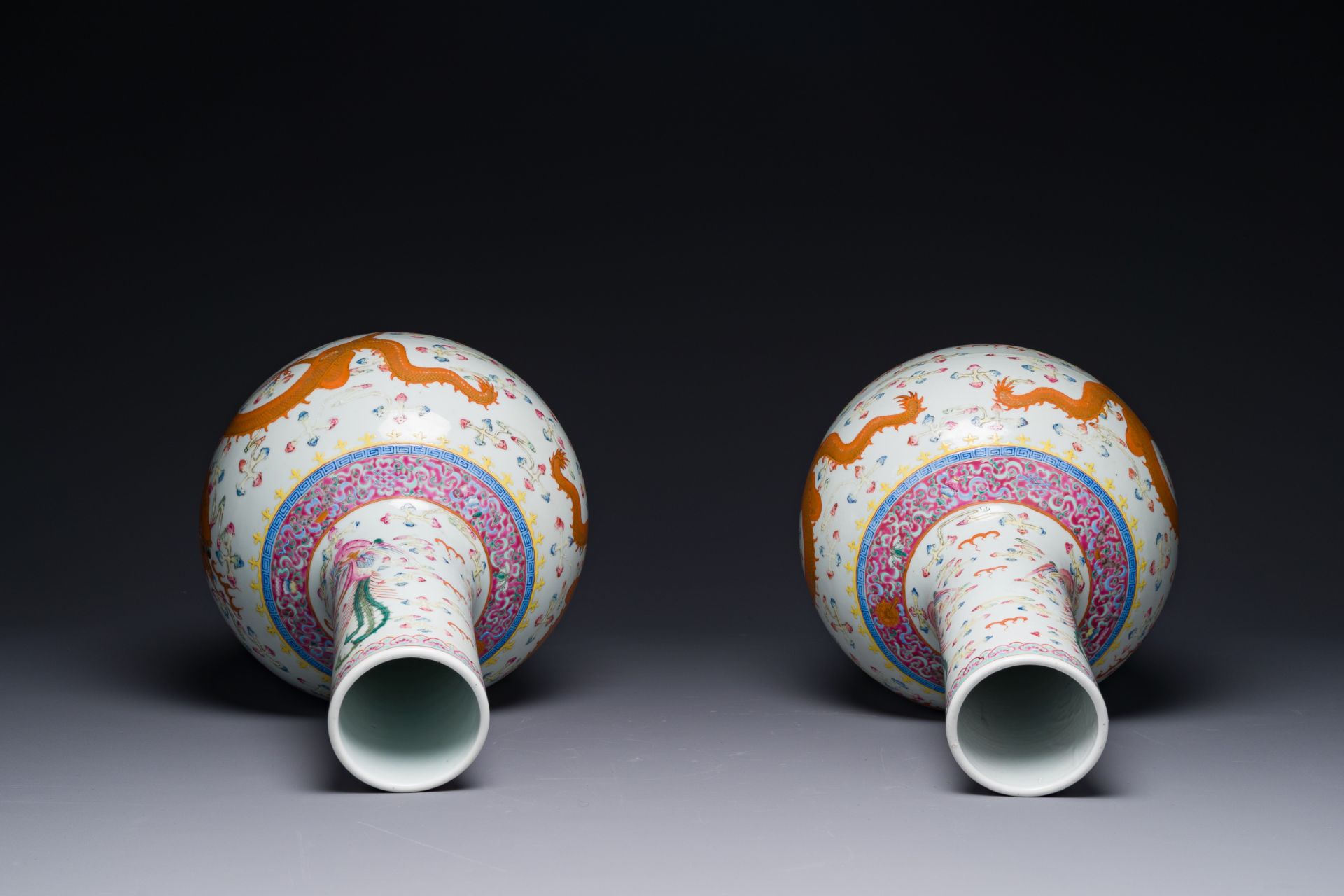 A pair of Chinese famille rose 'dragon' bottle vases, Tongzhi/Guangxu - Image 5 of 6