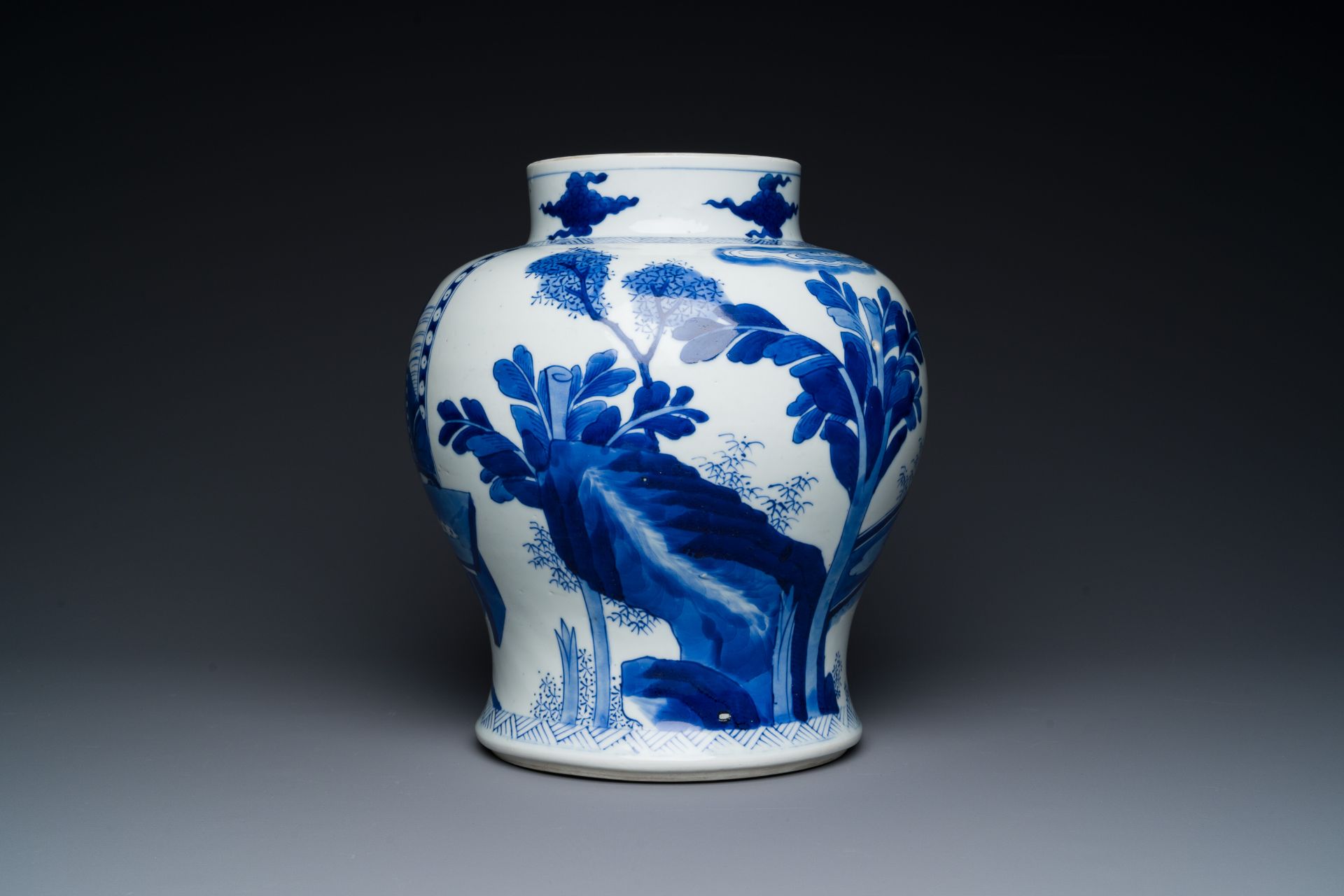 A Chinese blue and white 'Long Eliza' vase, Kangxi - Image 4 of 7