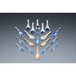 Nineteen Chinese blue, white and famille rose spoons, 19th C.