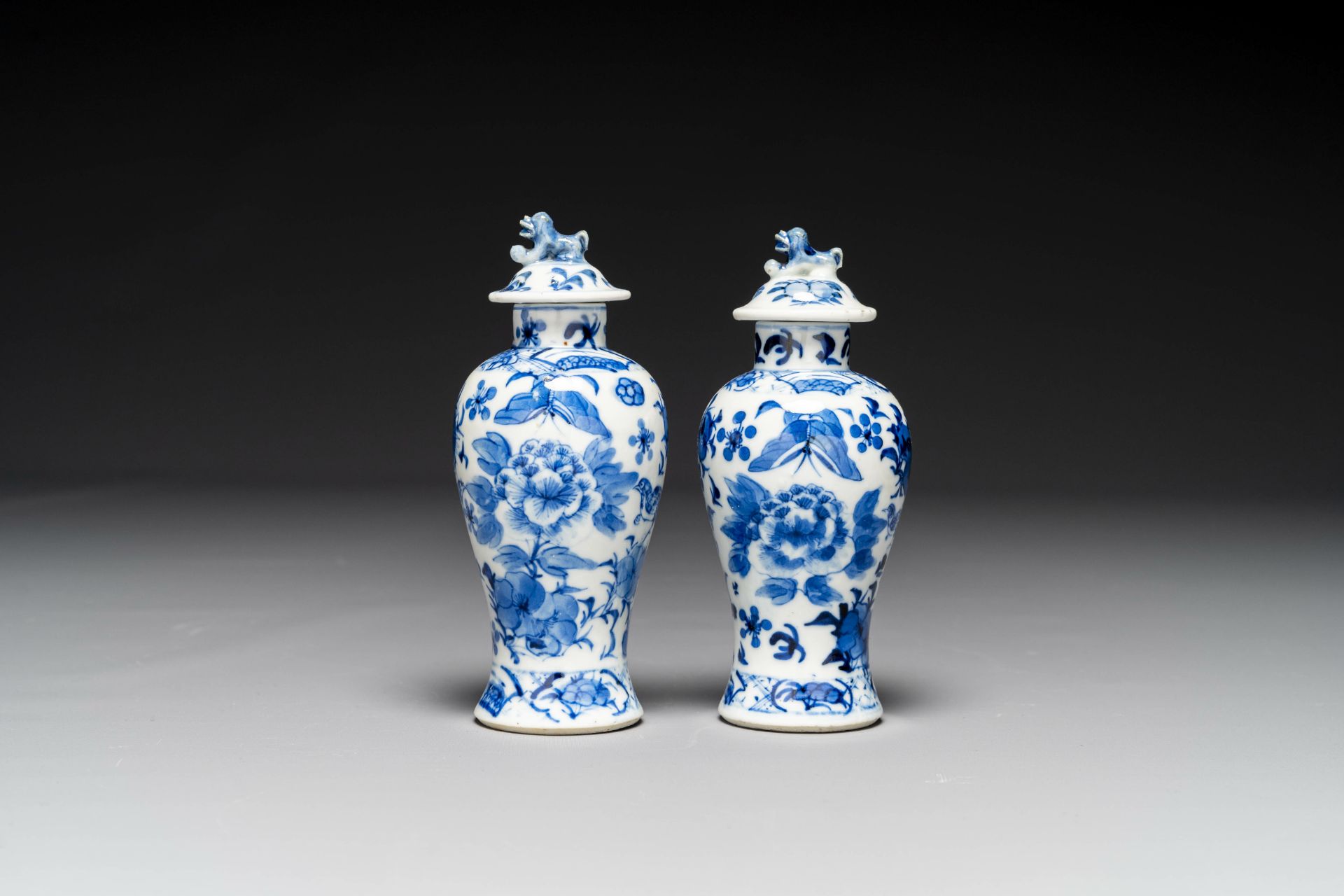 A group of six pieces of Chinese blue and white porcelain, 18/19th century - Image 2 of 17