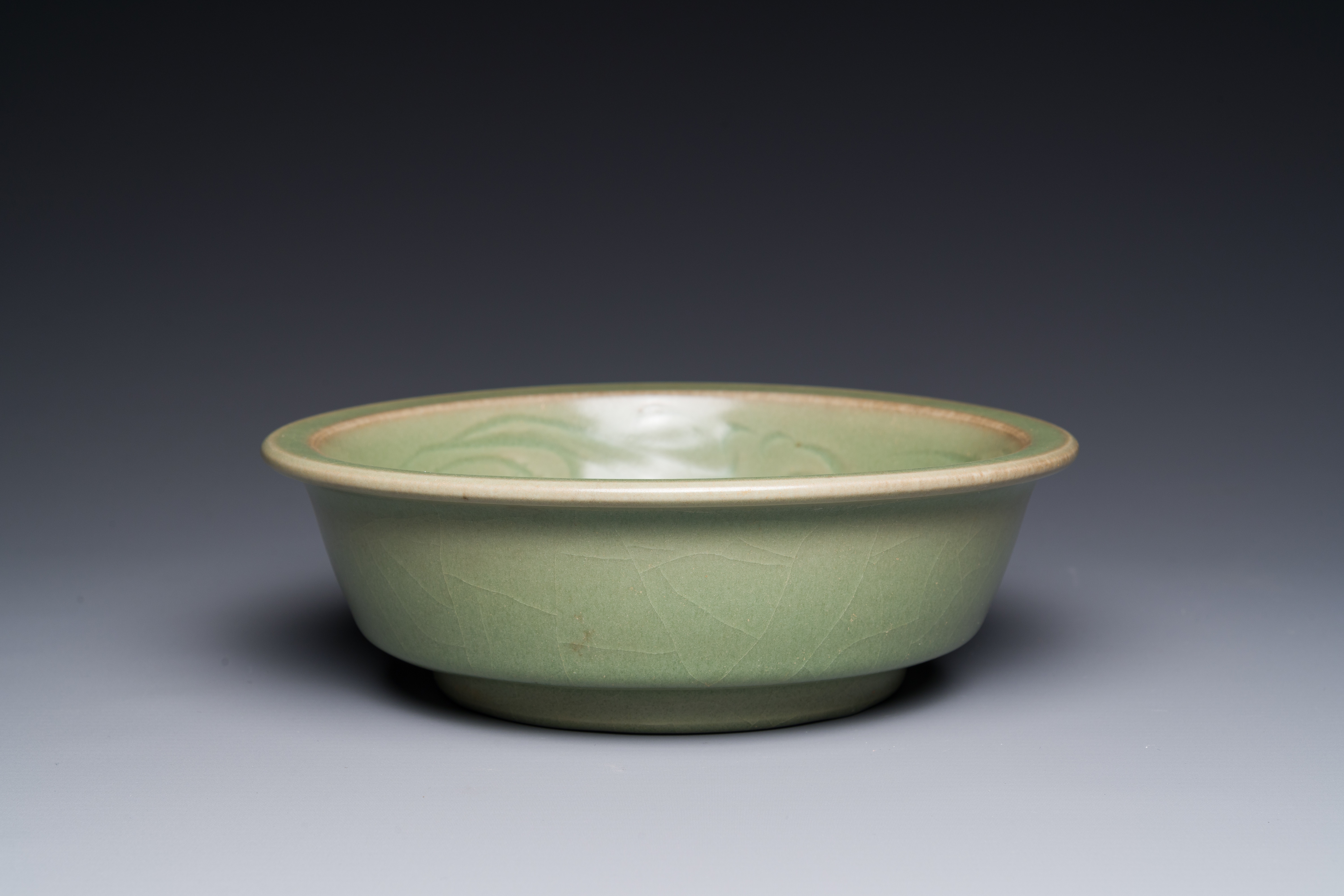 A Chinese Longquan celadon brush washer with anhua 'fish' design, Yuan/Ming - Image 2 of 5