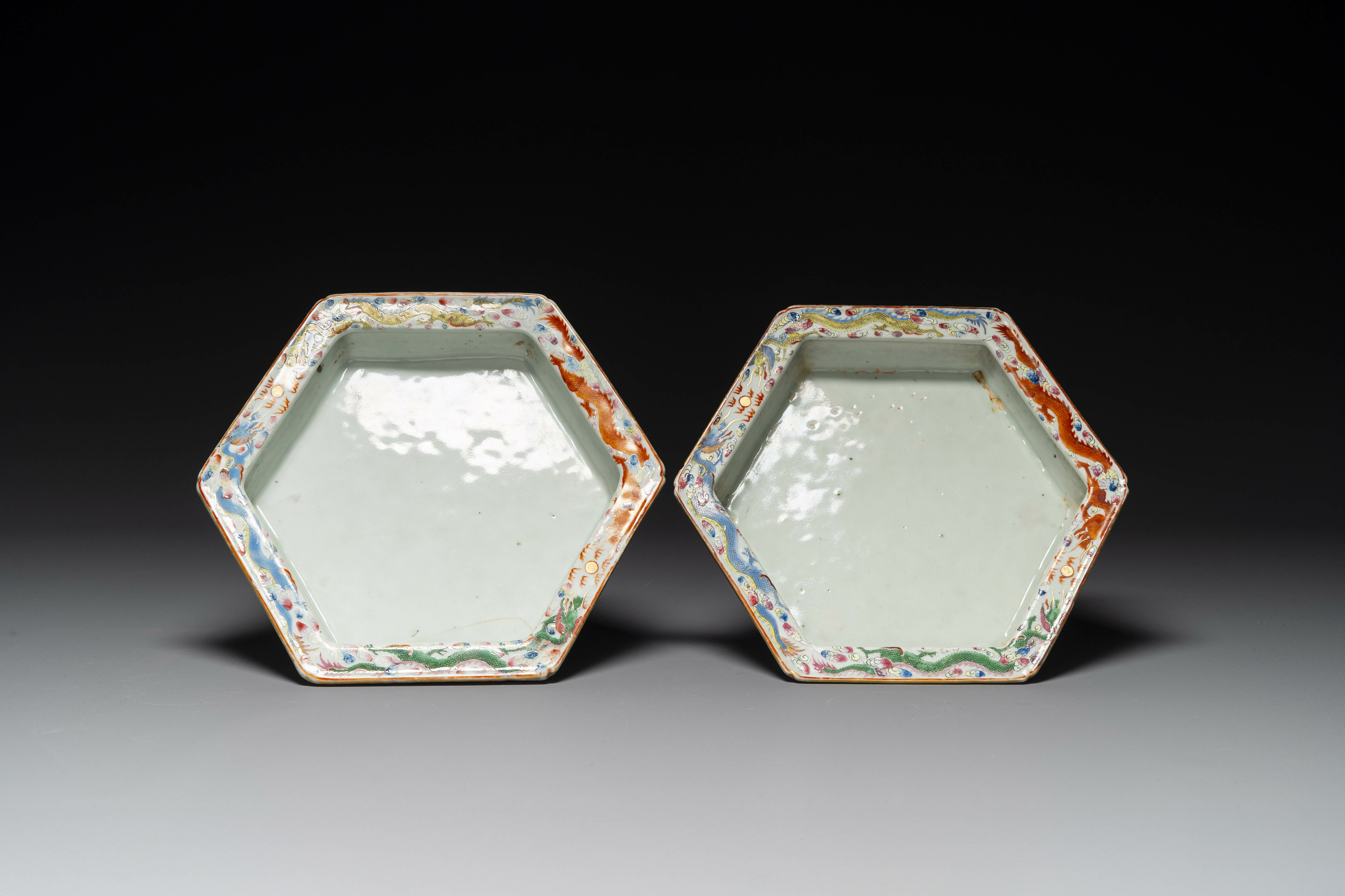 A pair of hexagonal Chinese Canton famille rose jardinieres on stands, 19th C. - Image 8 of 9