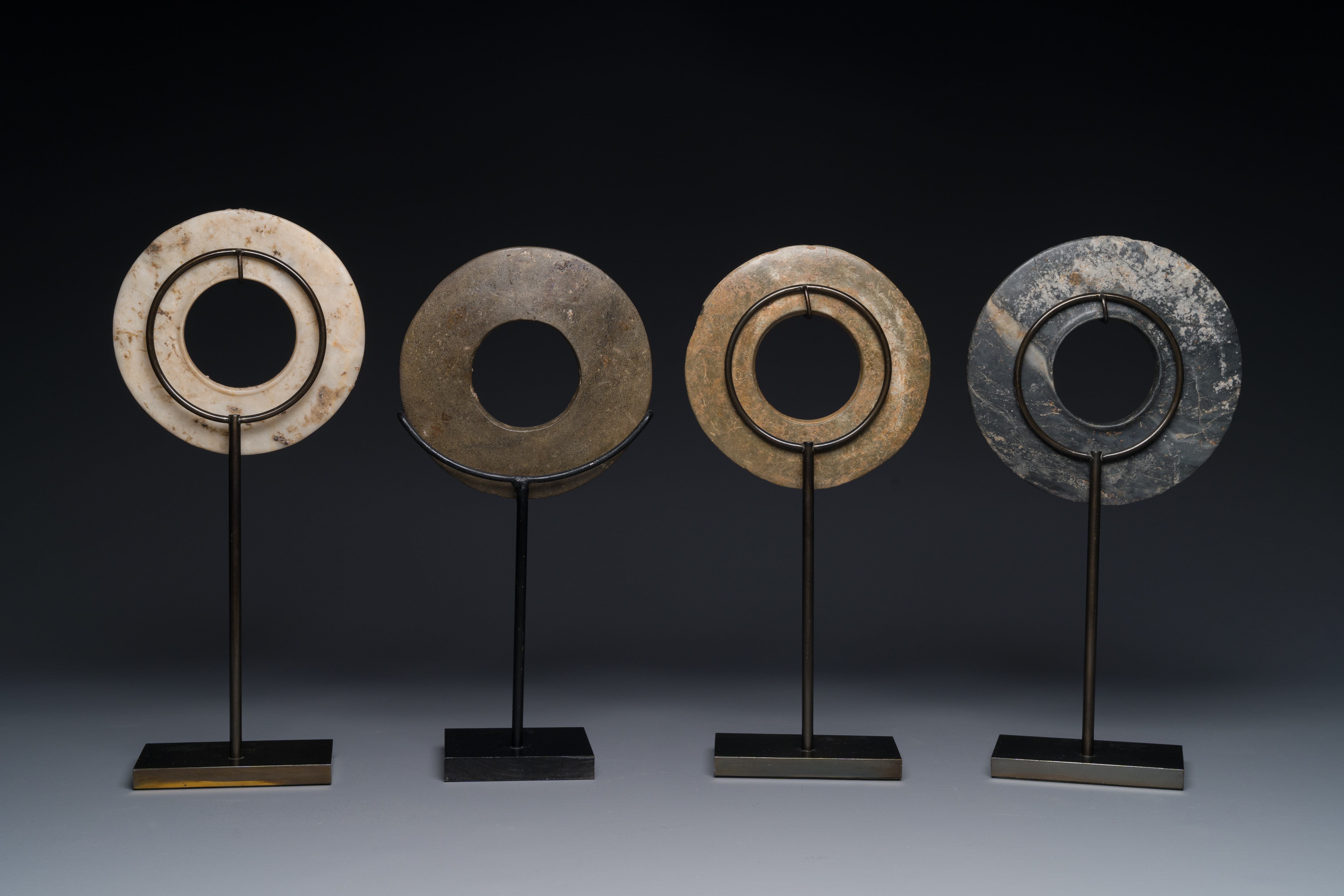 Four marble, serpentine and shell bracelets from the Thai neolithic period, Khorat plateau, 1400-500 - Image 7 of 21