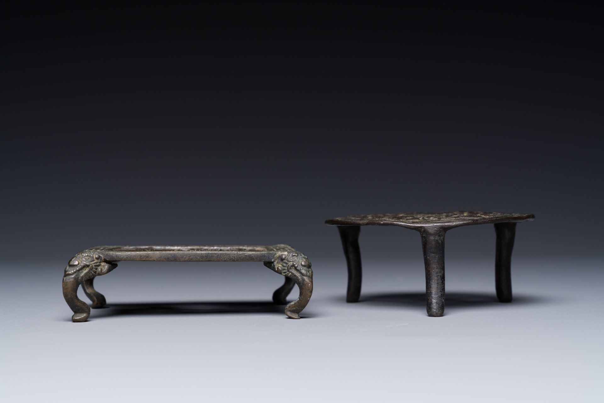 A group of four Chinese bronze scholarâ€™s desk objects, Shi Sou çŸ³åŸ mark, Ming/Qing - Image 4 of 8