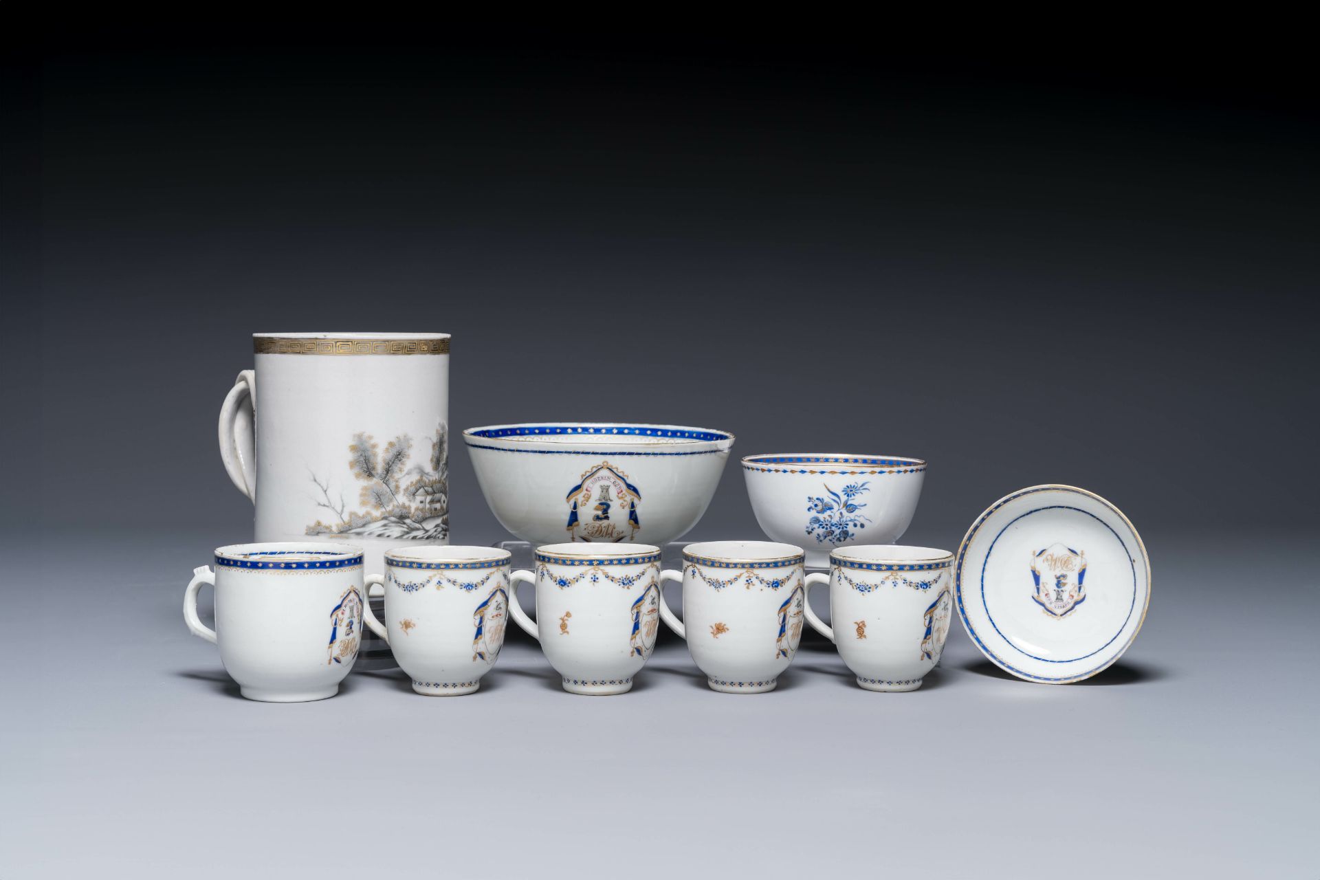 A varied collection of nine pieces Chinese export porcelain, Qianlong/Jiaqing