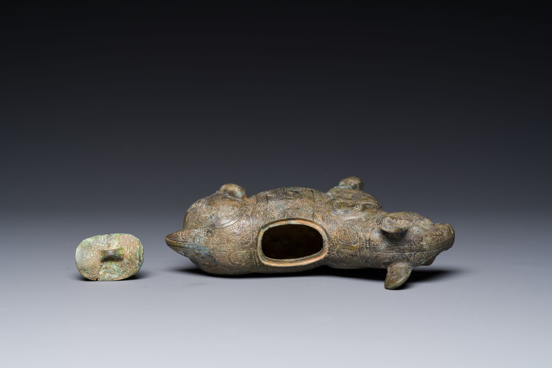 A rare Chinese bronze ritual vessel in the form of a tapir in Eastern Zhou-style, Warring States per - Image 6 of 10