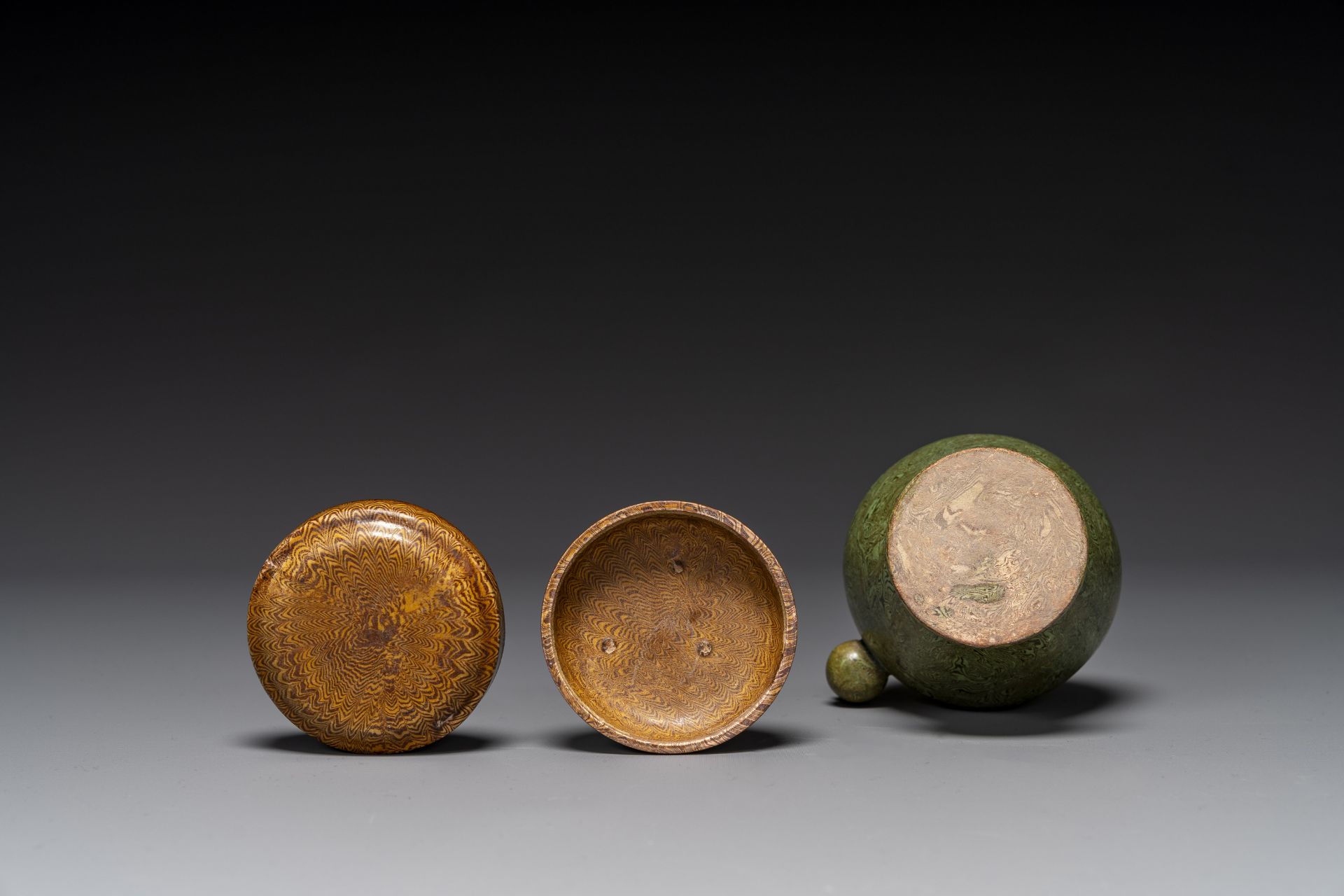 A Chinese yellow-glazed marbled covered box and a green-glazed marbled ewer, Tang/Song - Image 6 of 6