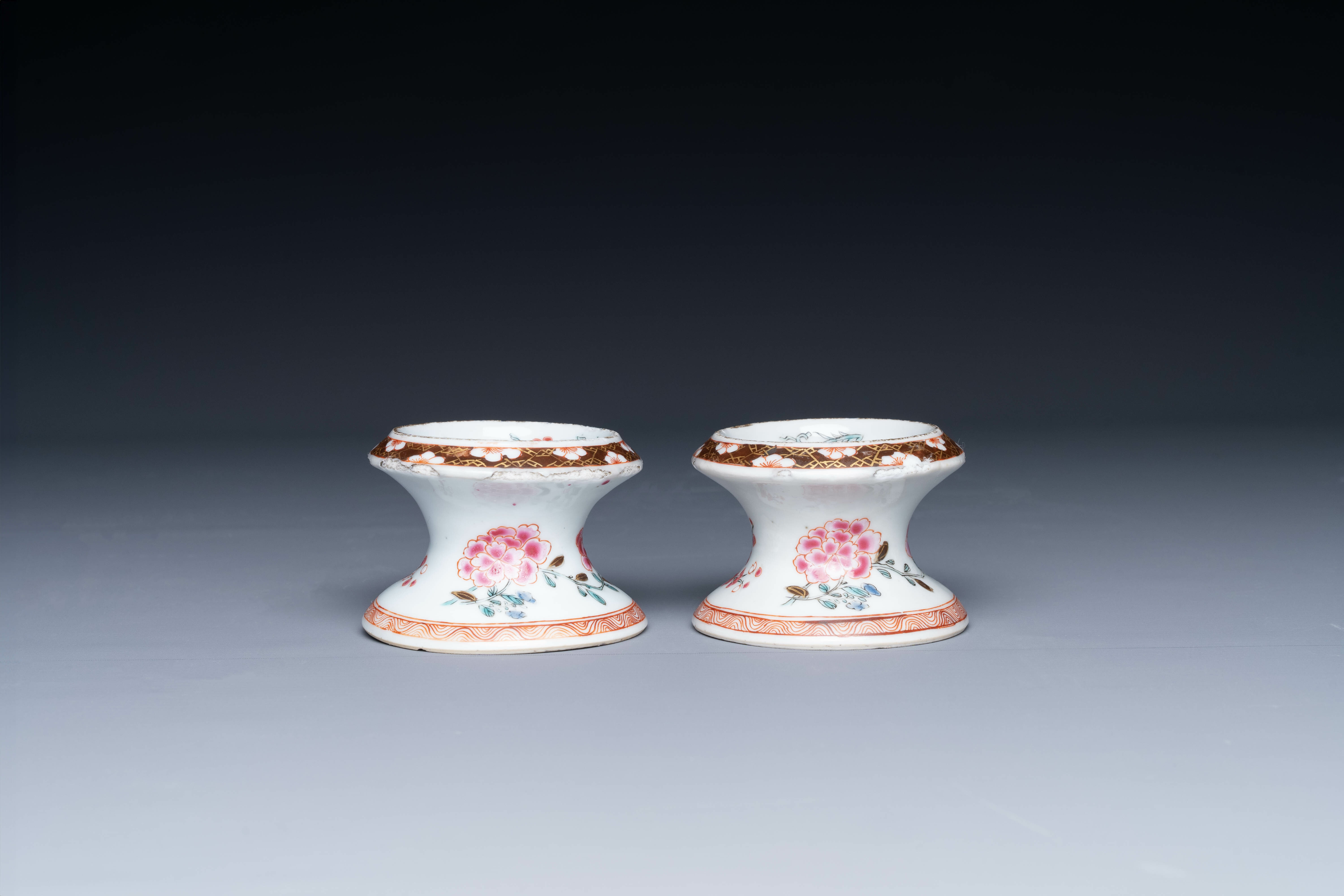 A varied collection of Chinese famille rose and Imari-style porcelain, Yongzheng and later - Image 19 of 21